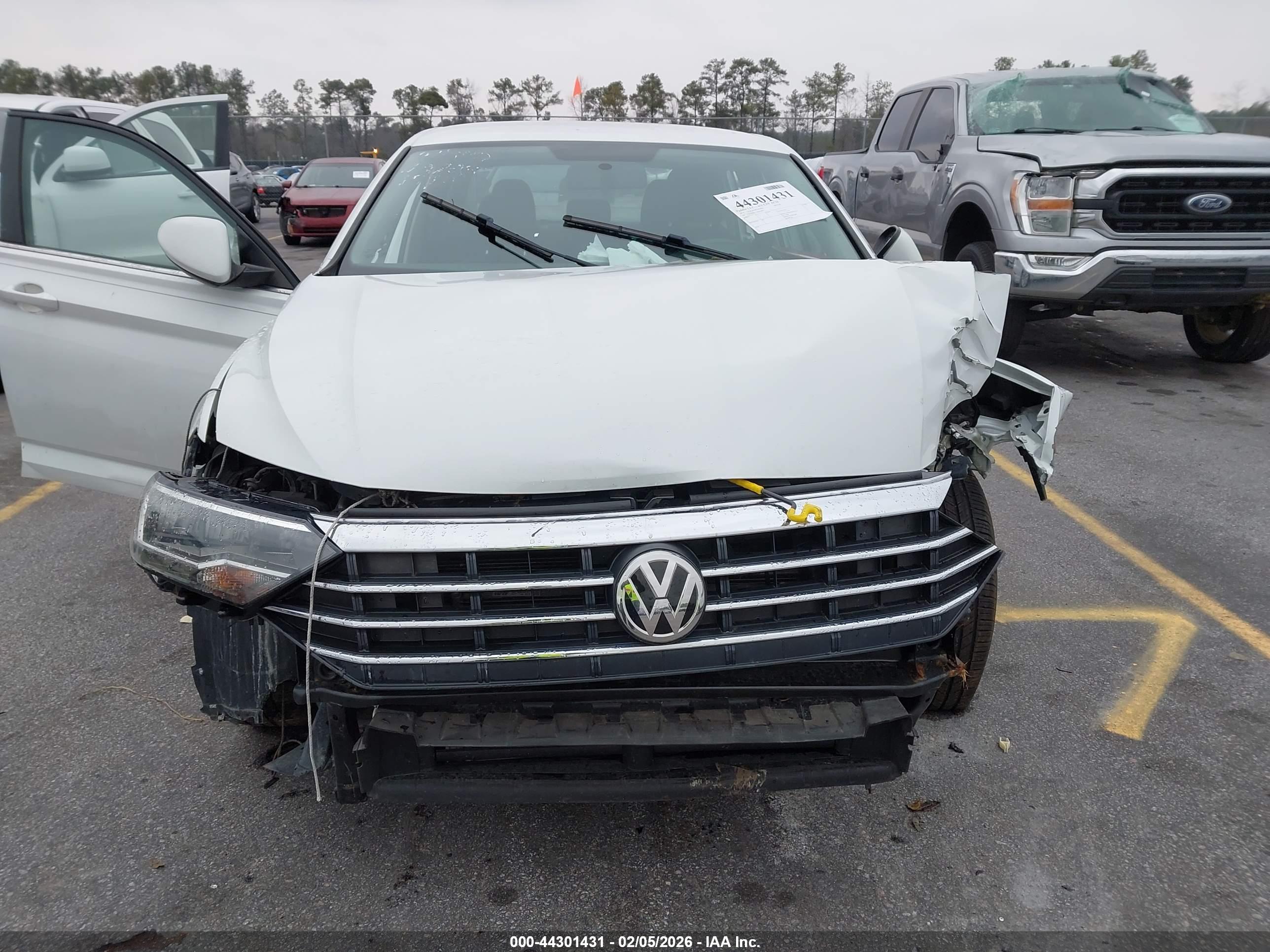 VOLKSWAGEN JETTA image 6