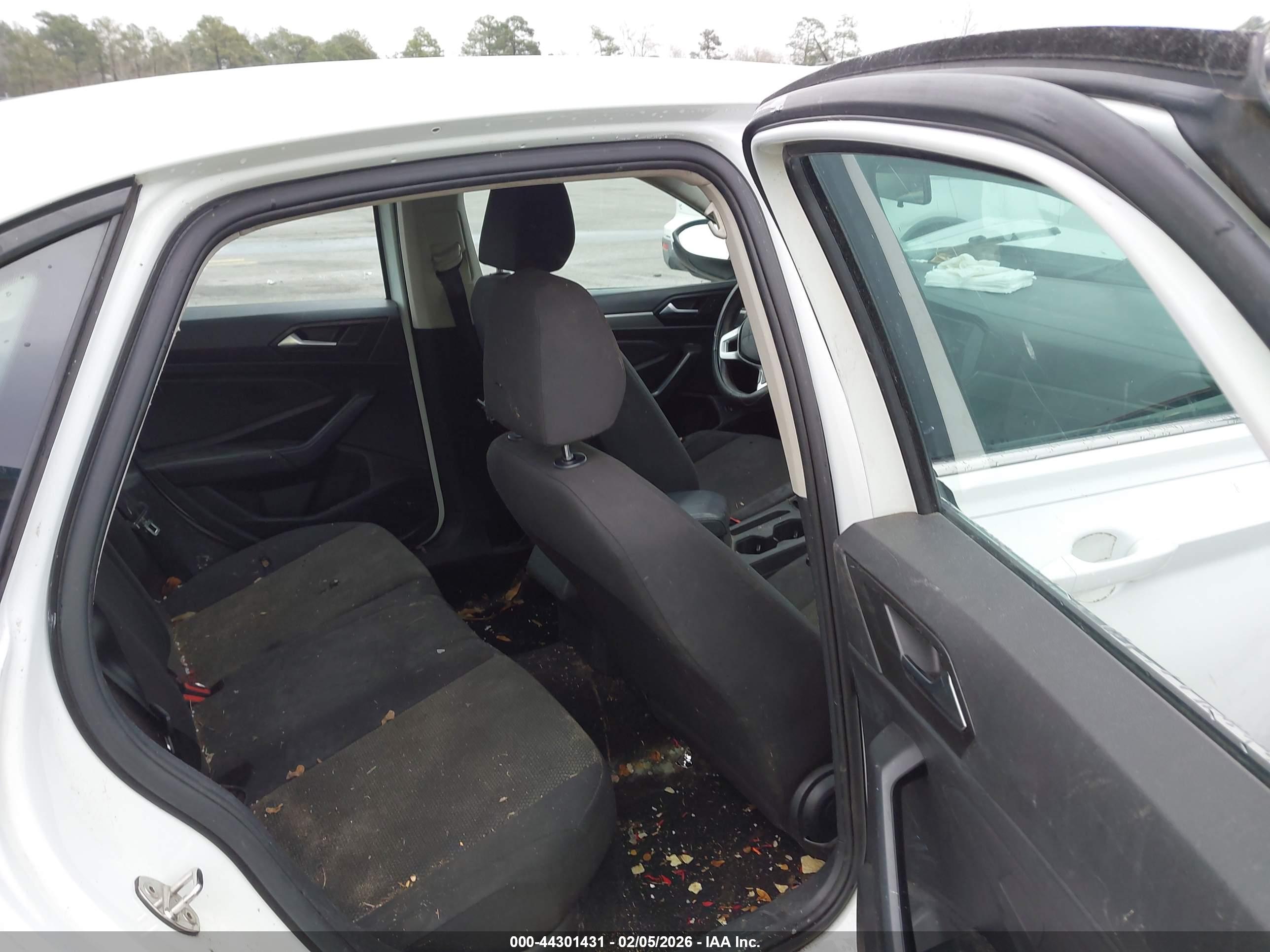 VOLKSWAGEN JETTA image 8