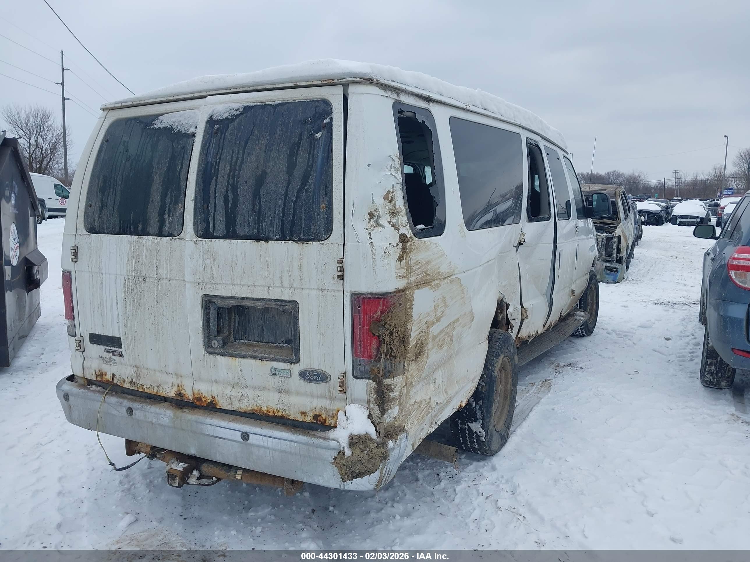 FORD E-350 image 4