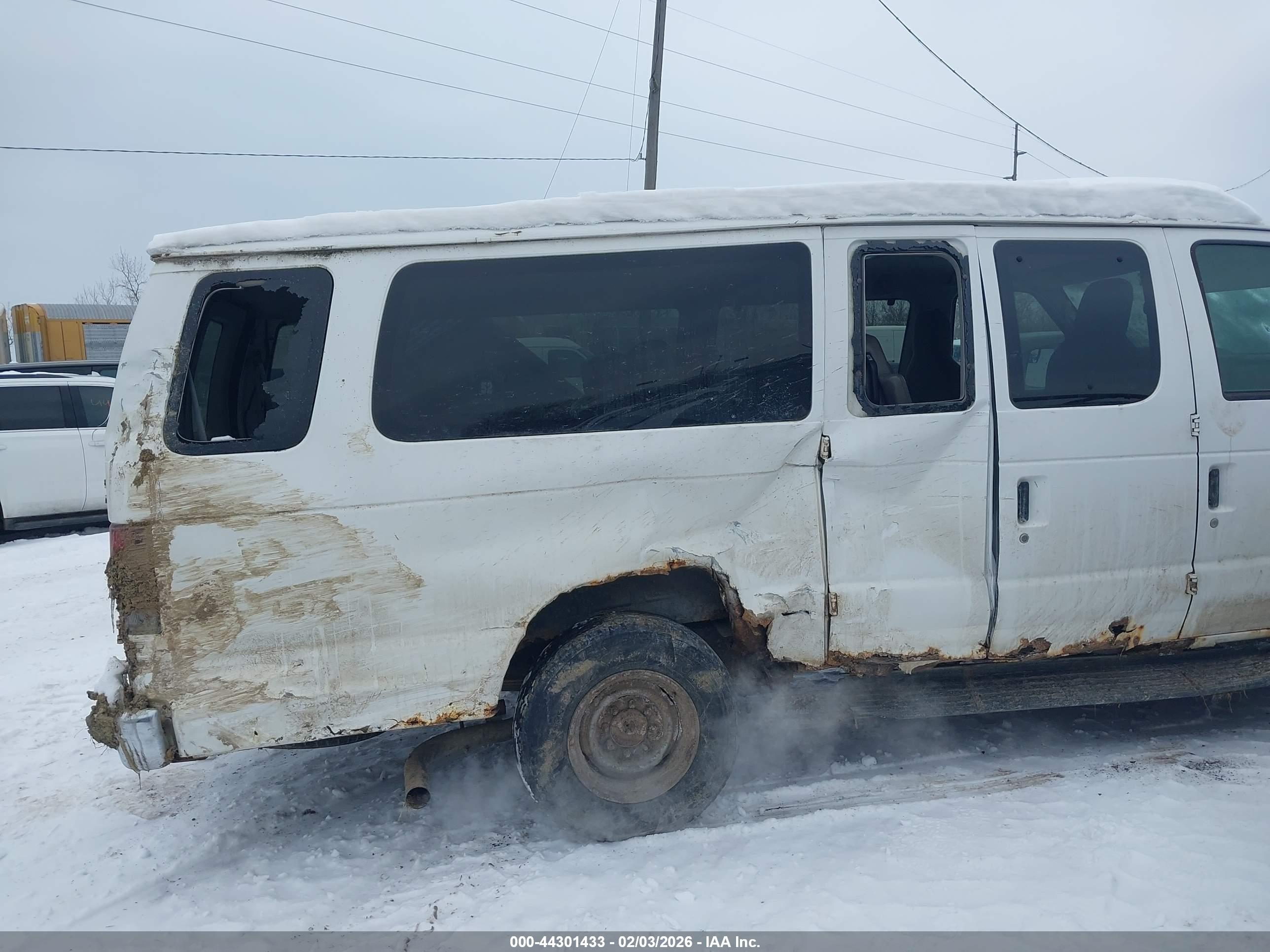 FORD E-350 image 6