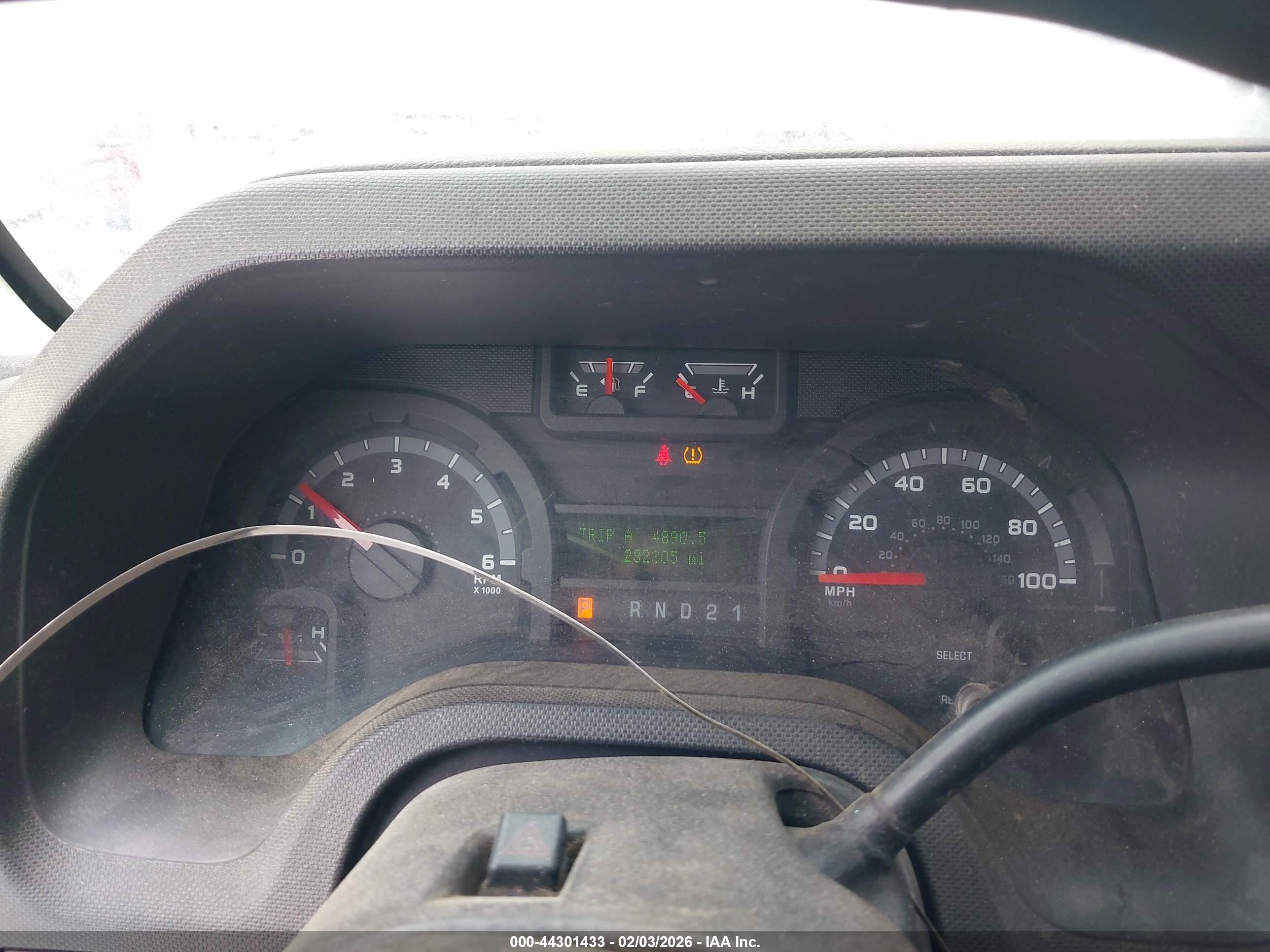 FORD E-350 image 7