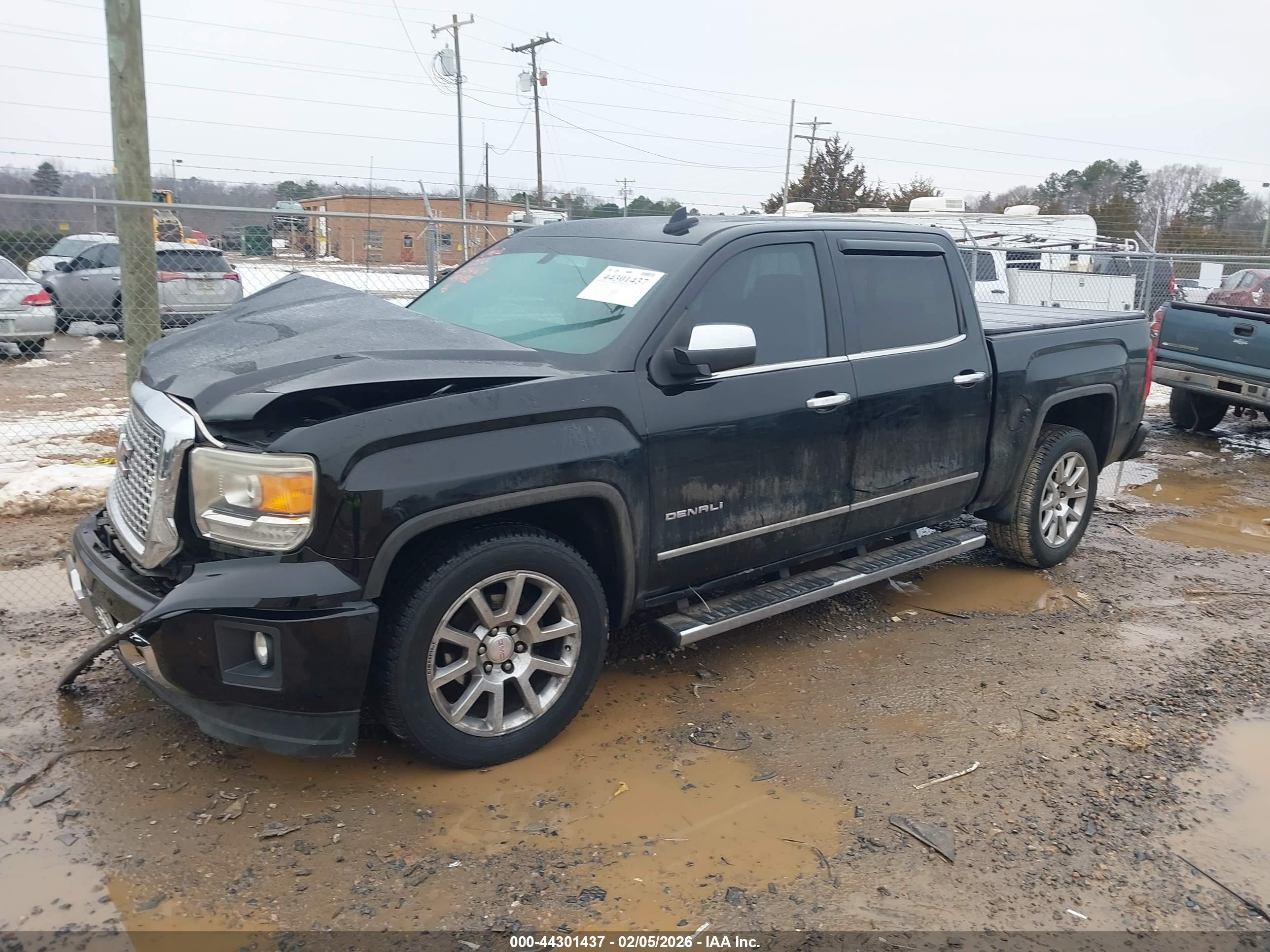 GMC SIERRA image 2
