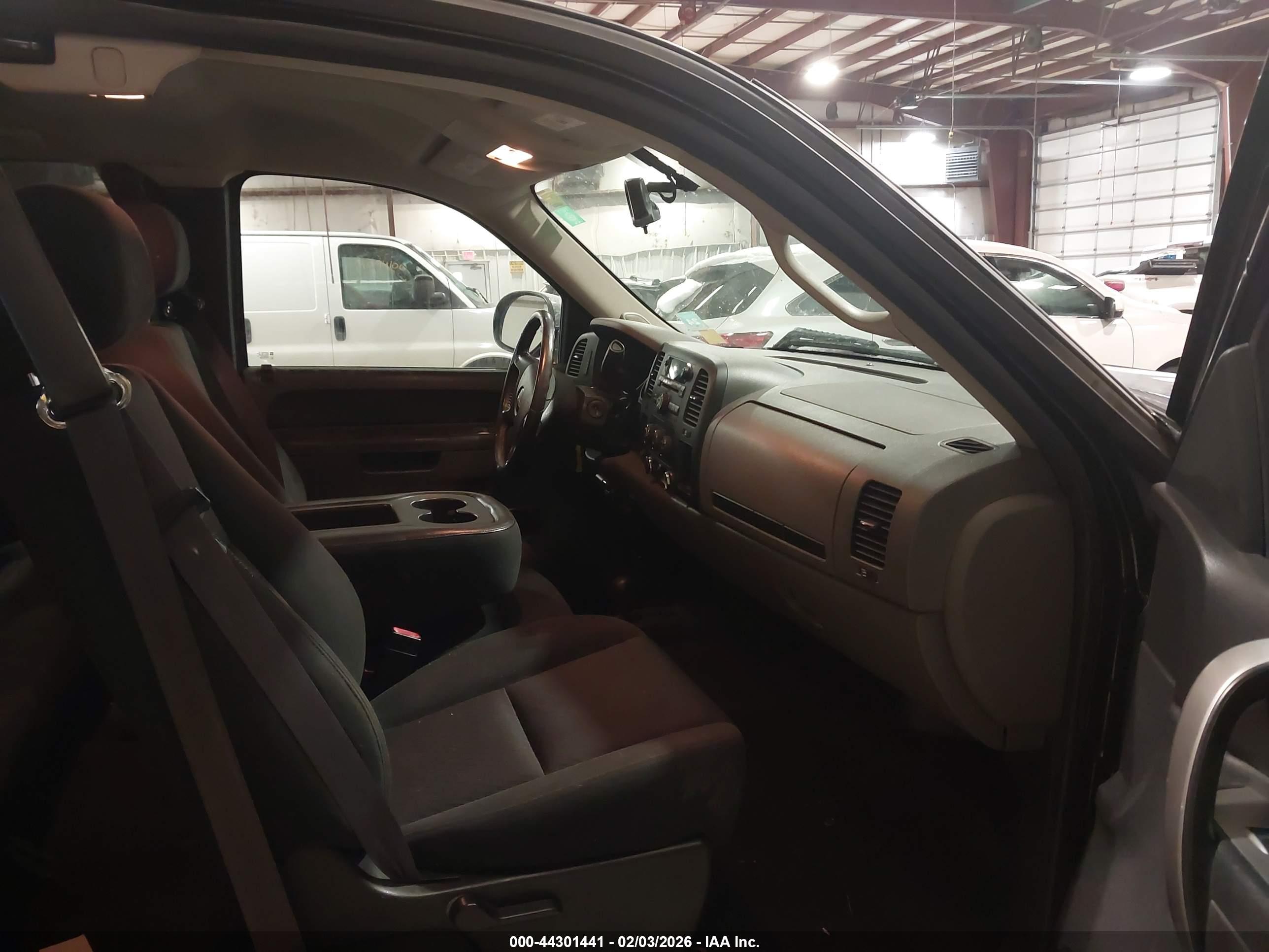 GMC SIERRA image 5