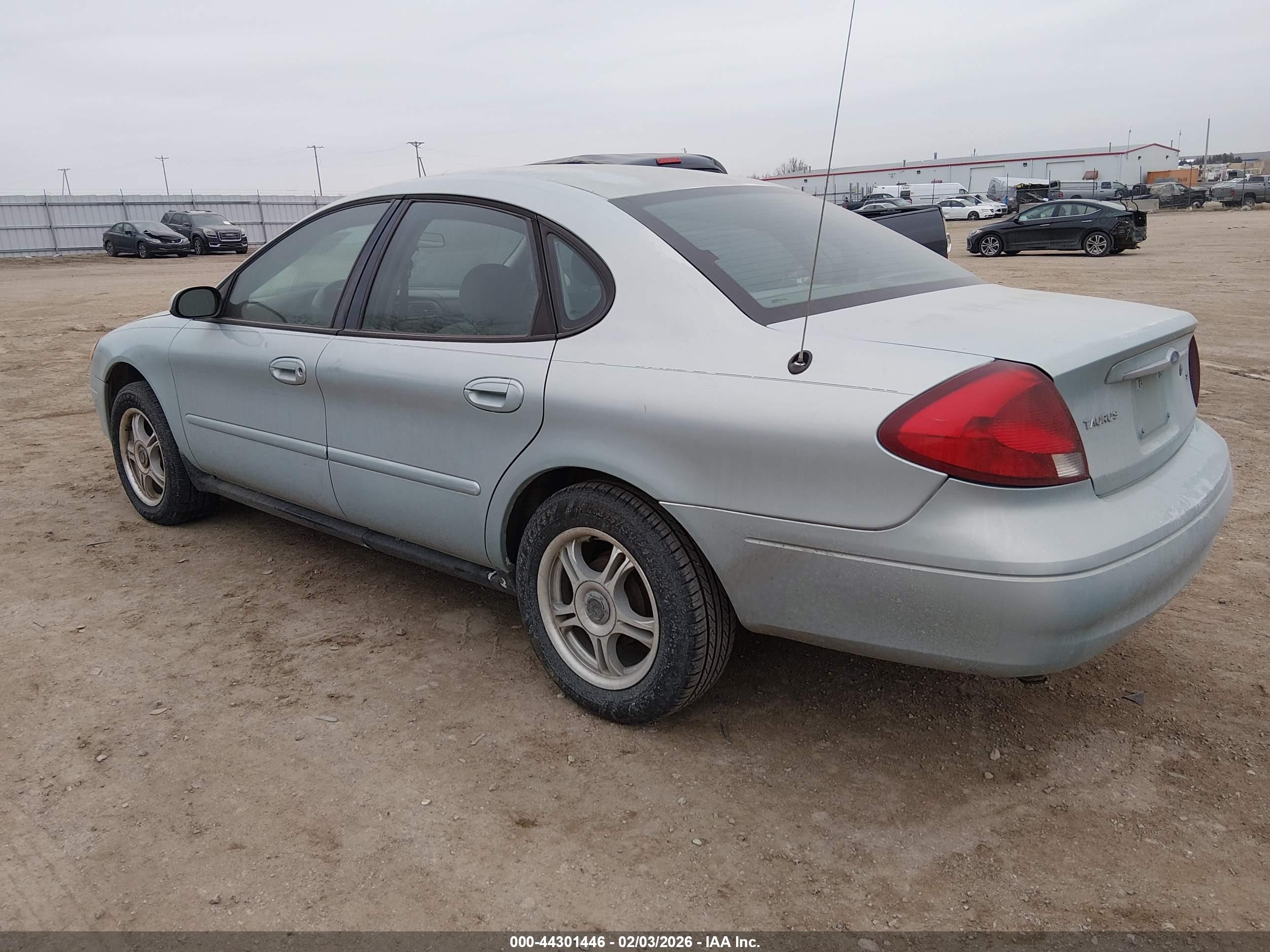 FORD TAURUS image 3