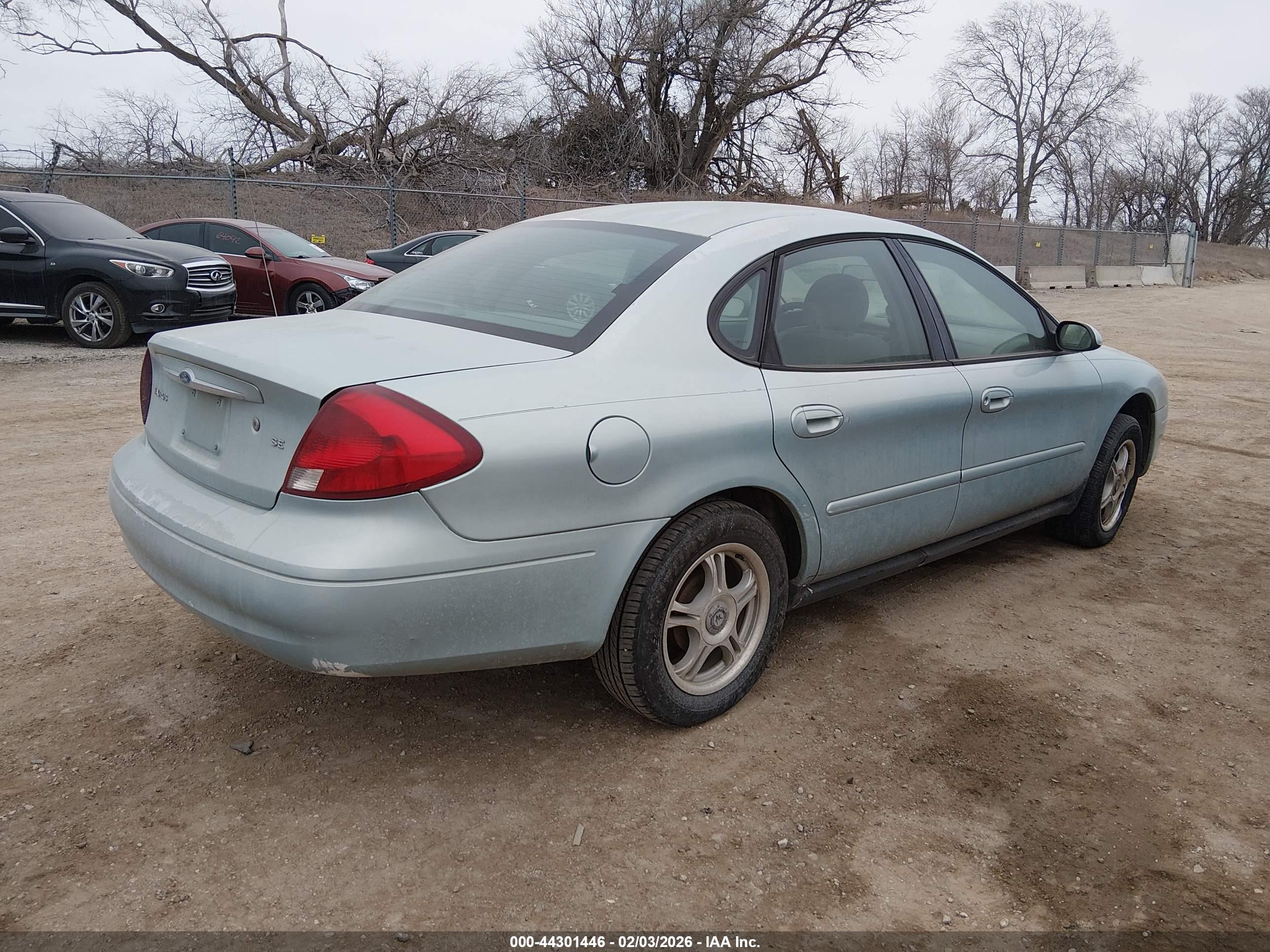 FORD TAURUS image 4