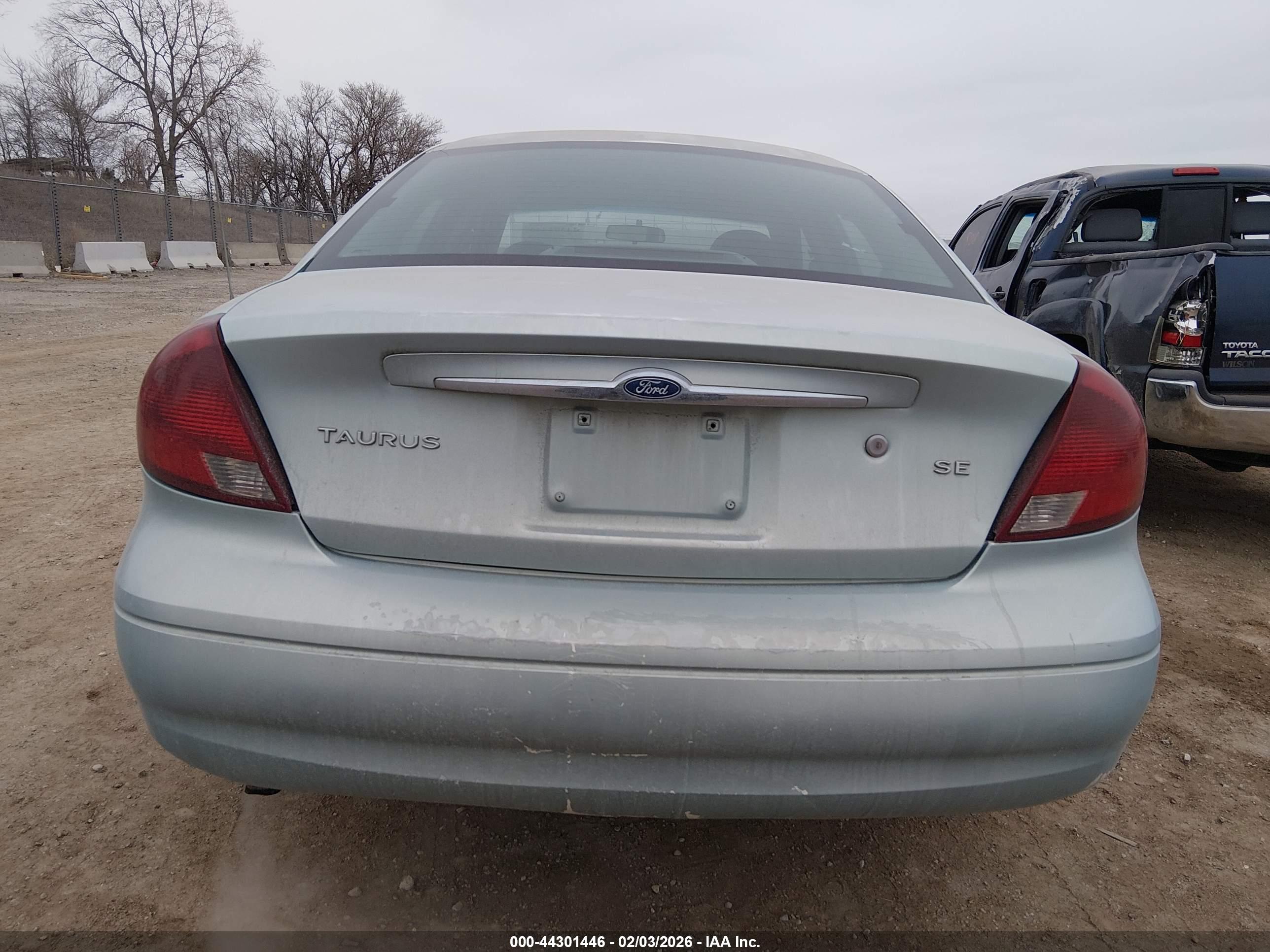 FORD TAURUS image 6