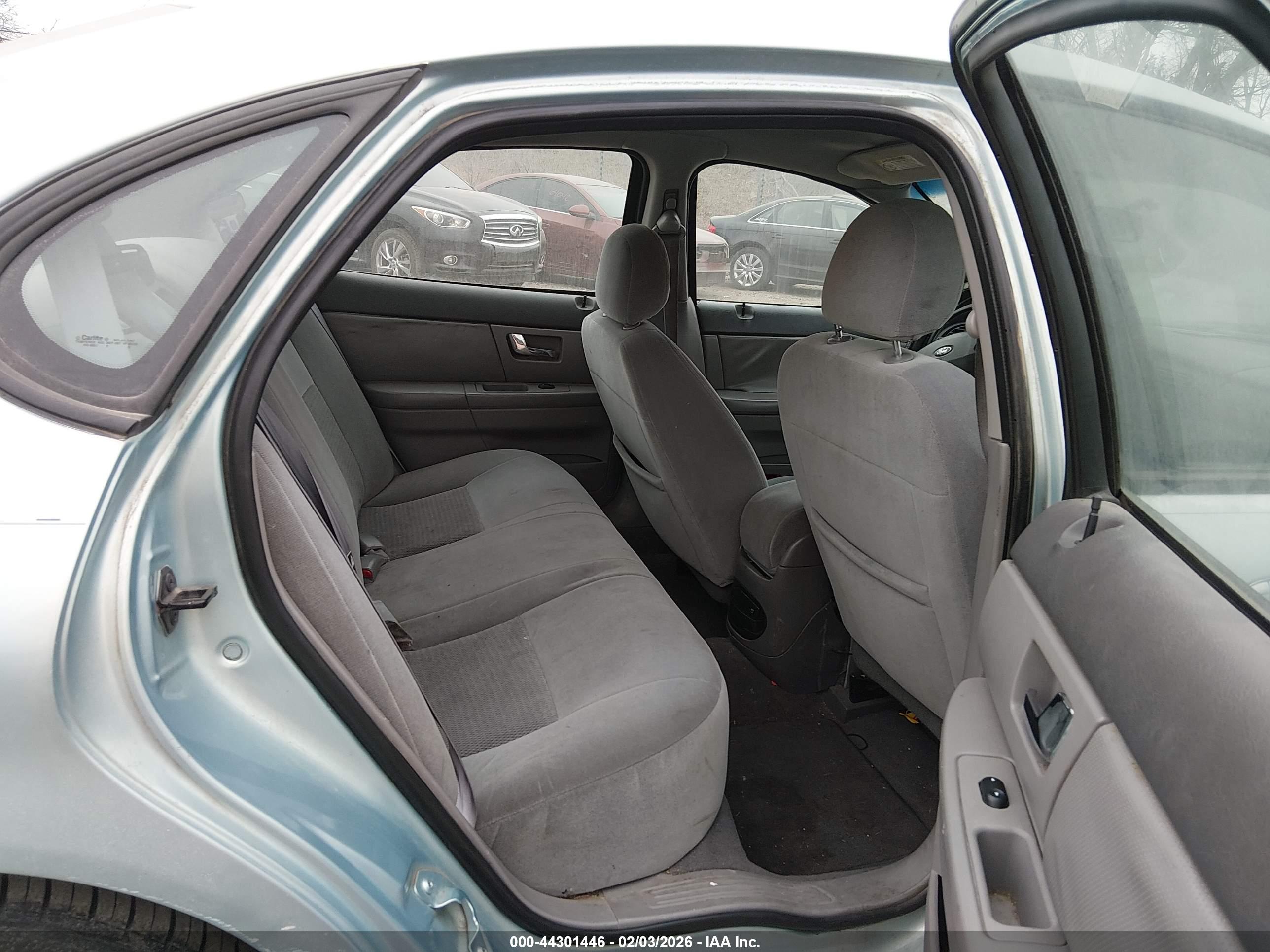 FORD TAURUS image 8