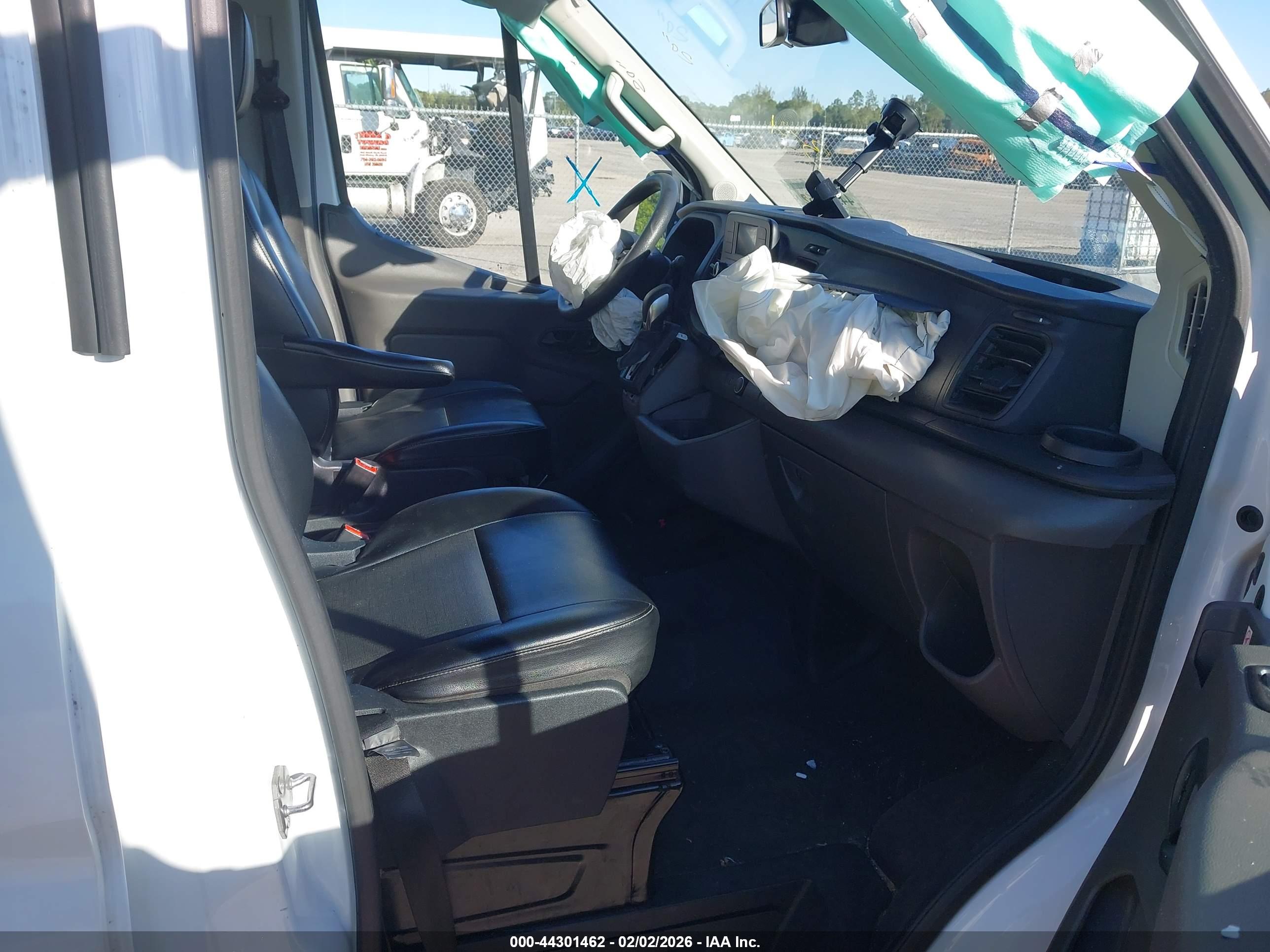 FORD TRANSIT-350 image 5