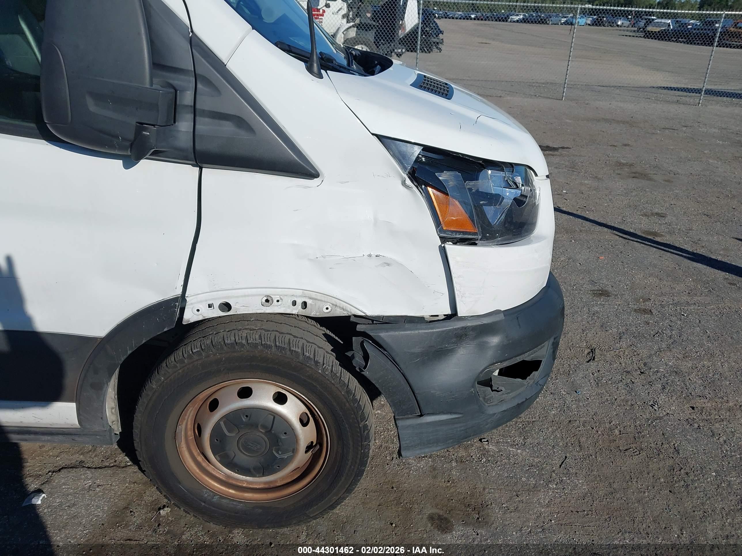 FORD TRANSIT-350 image 6