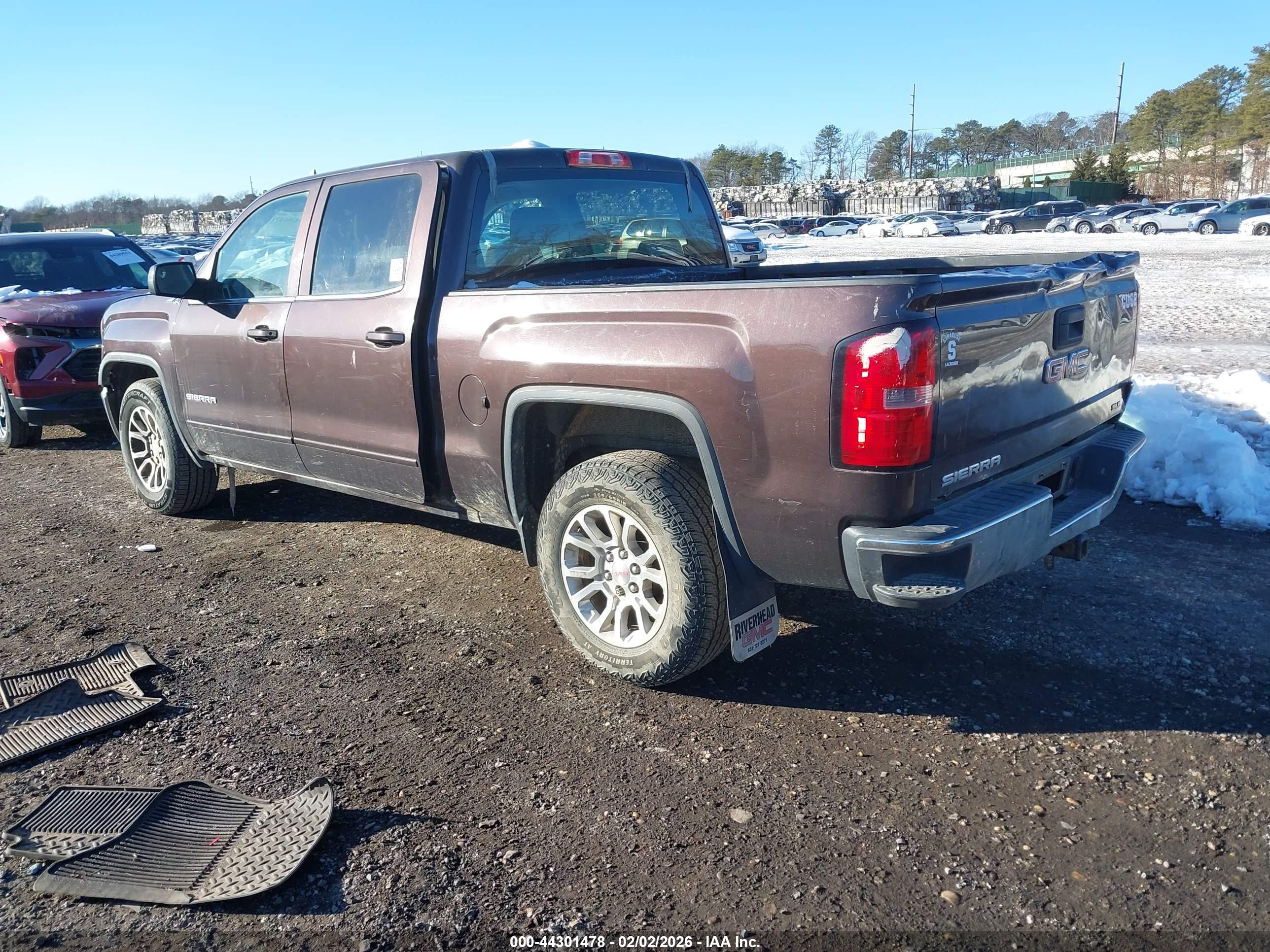 GMC SIERRA image 3
