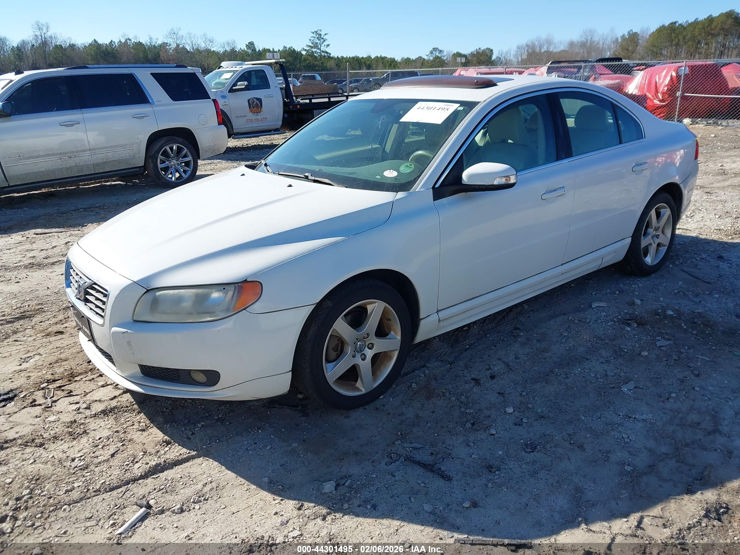 VOLVO S80 image 2