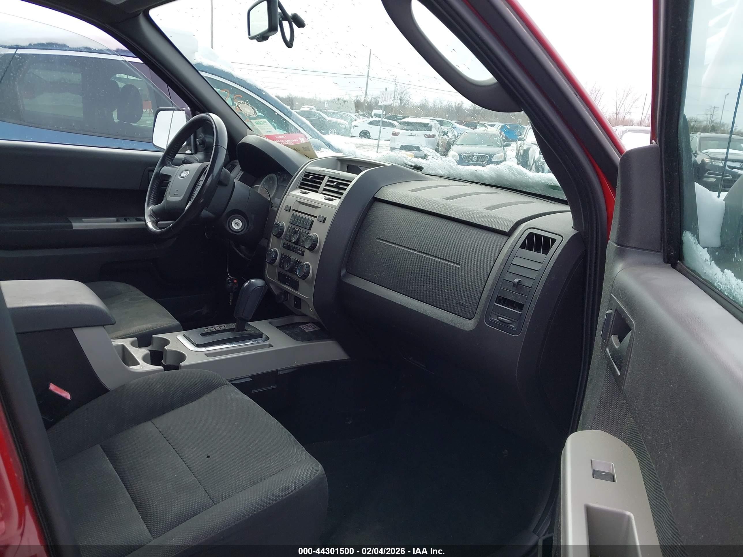 FORD ESCAPE image 5