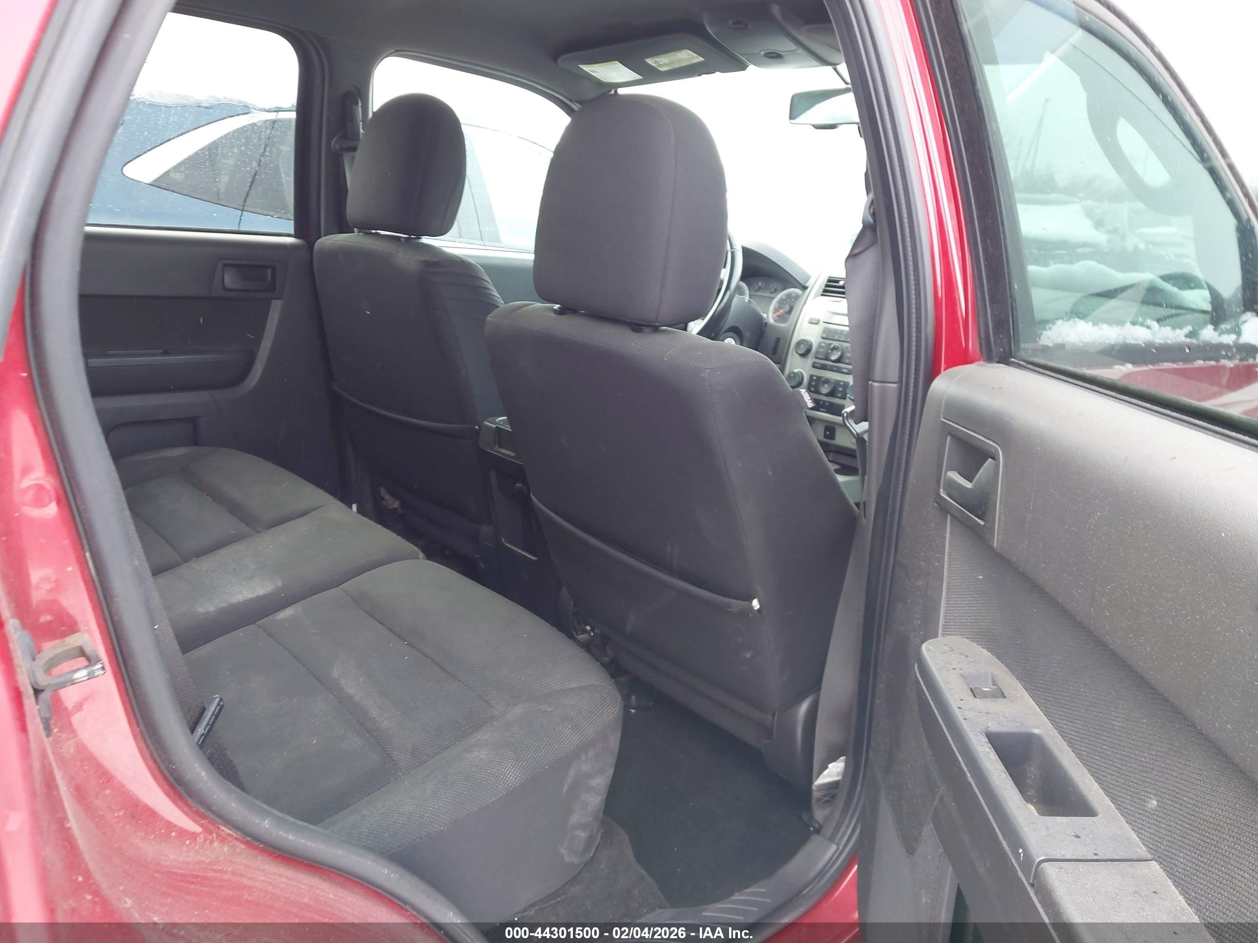 FORD ESCAPE image 8