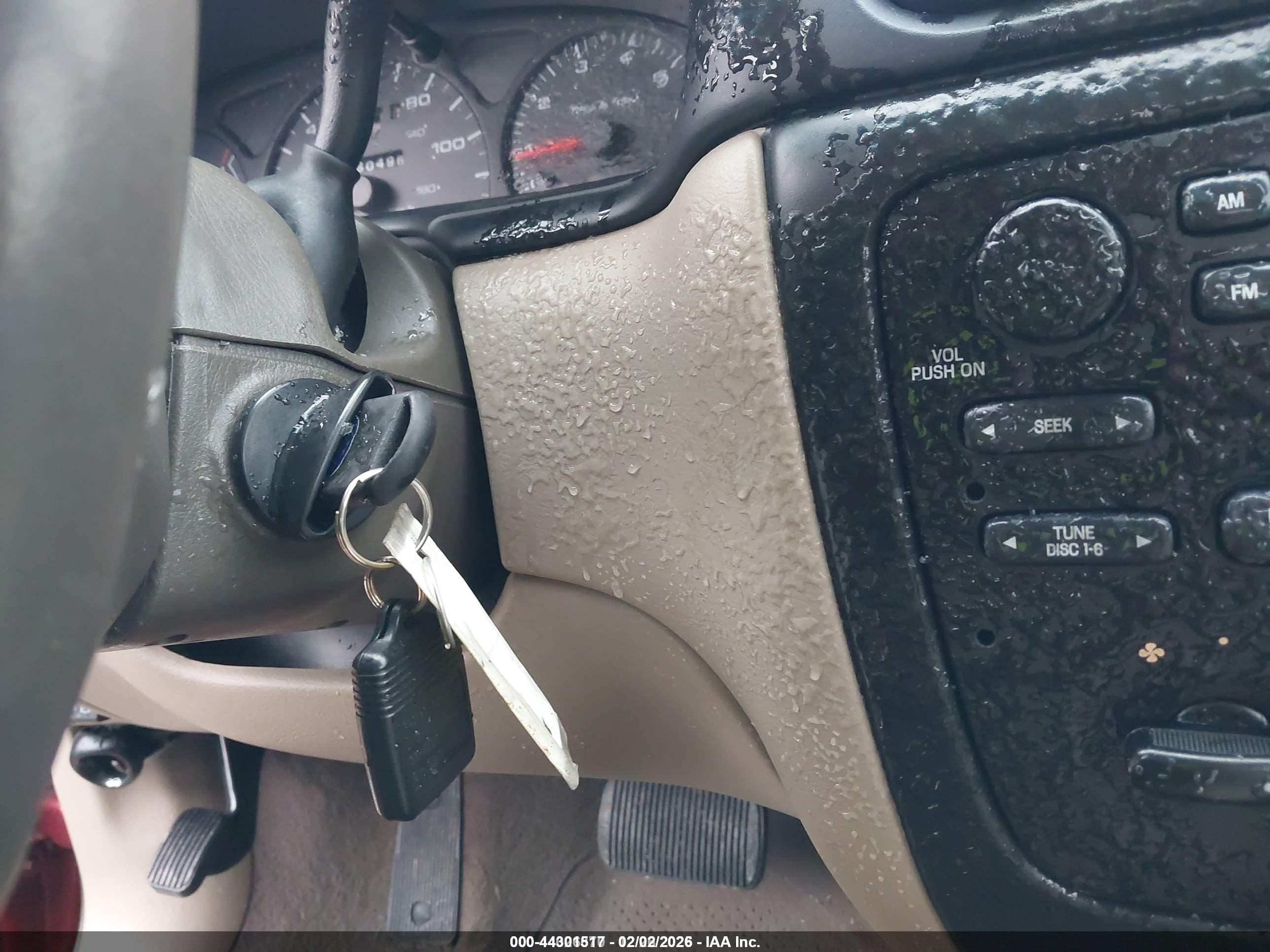 FORD TAURUS image 11