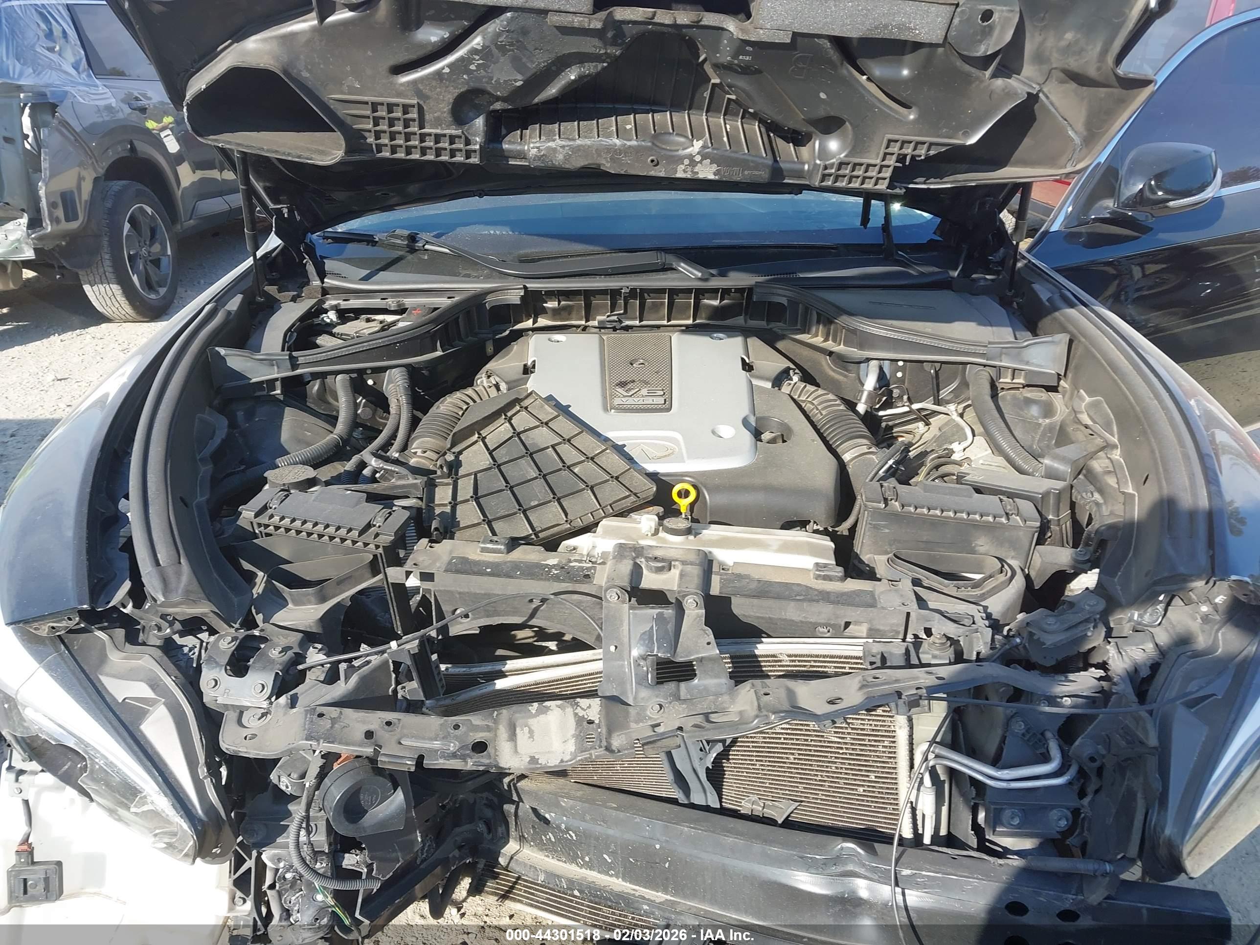 INFINITI Q70 image 10