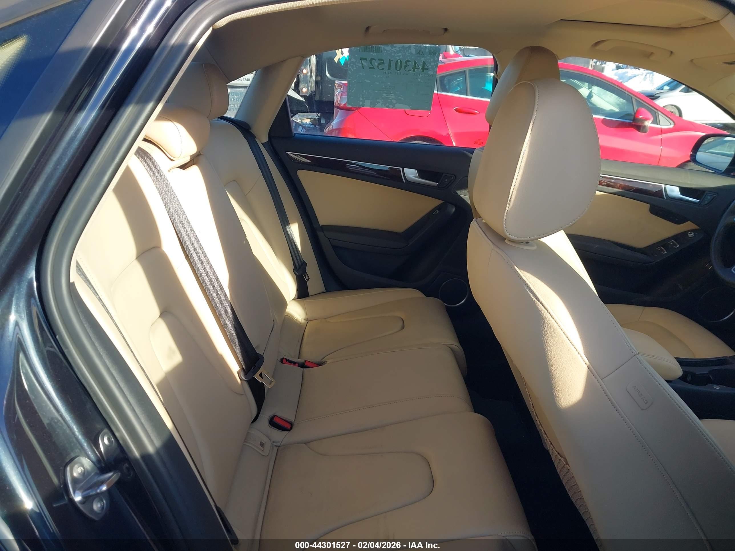 AUDI A4 image 8