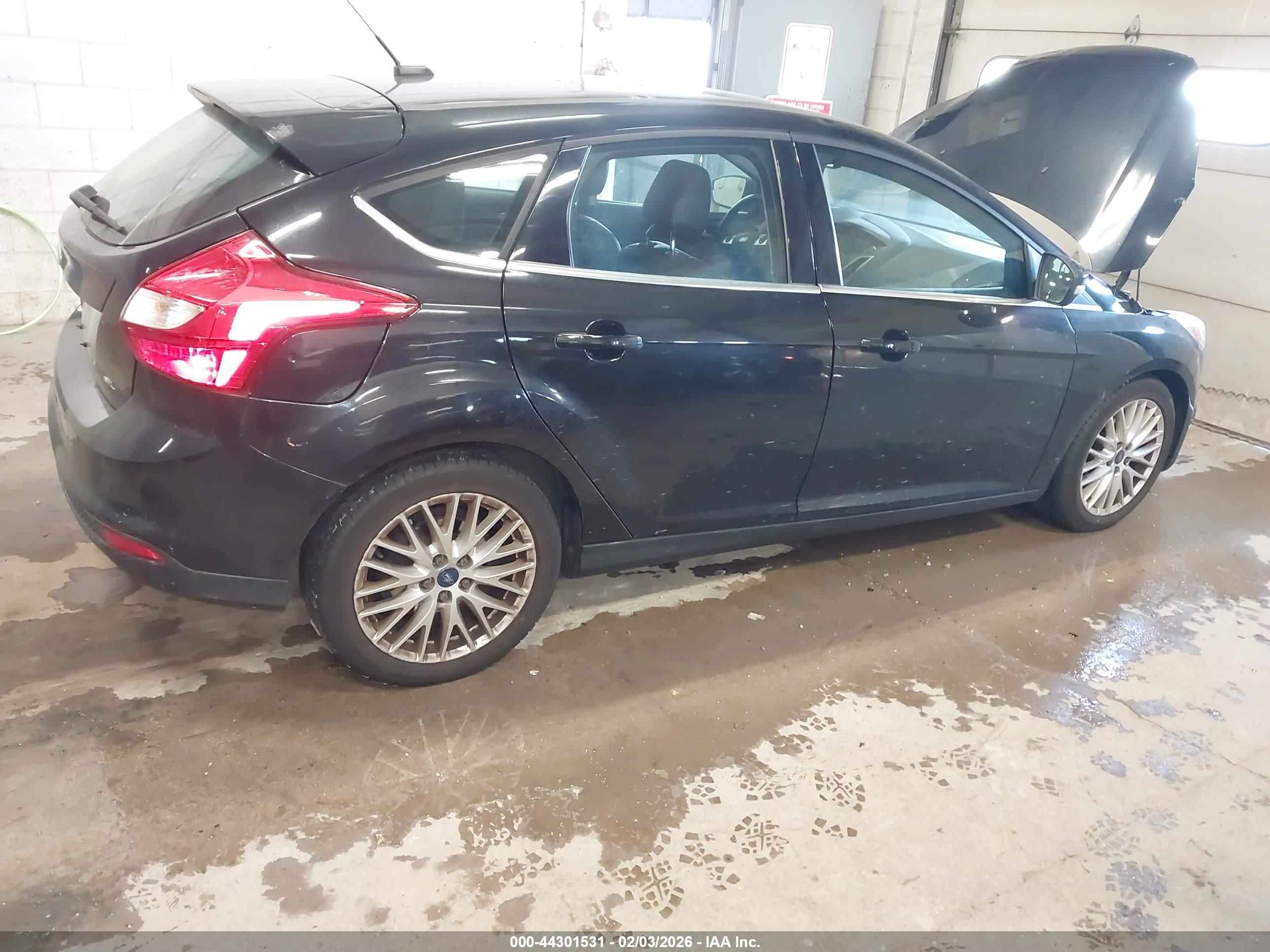 FORD FOCUS image 3