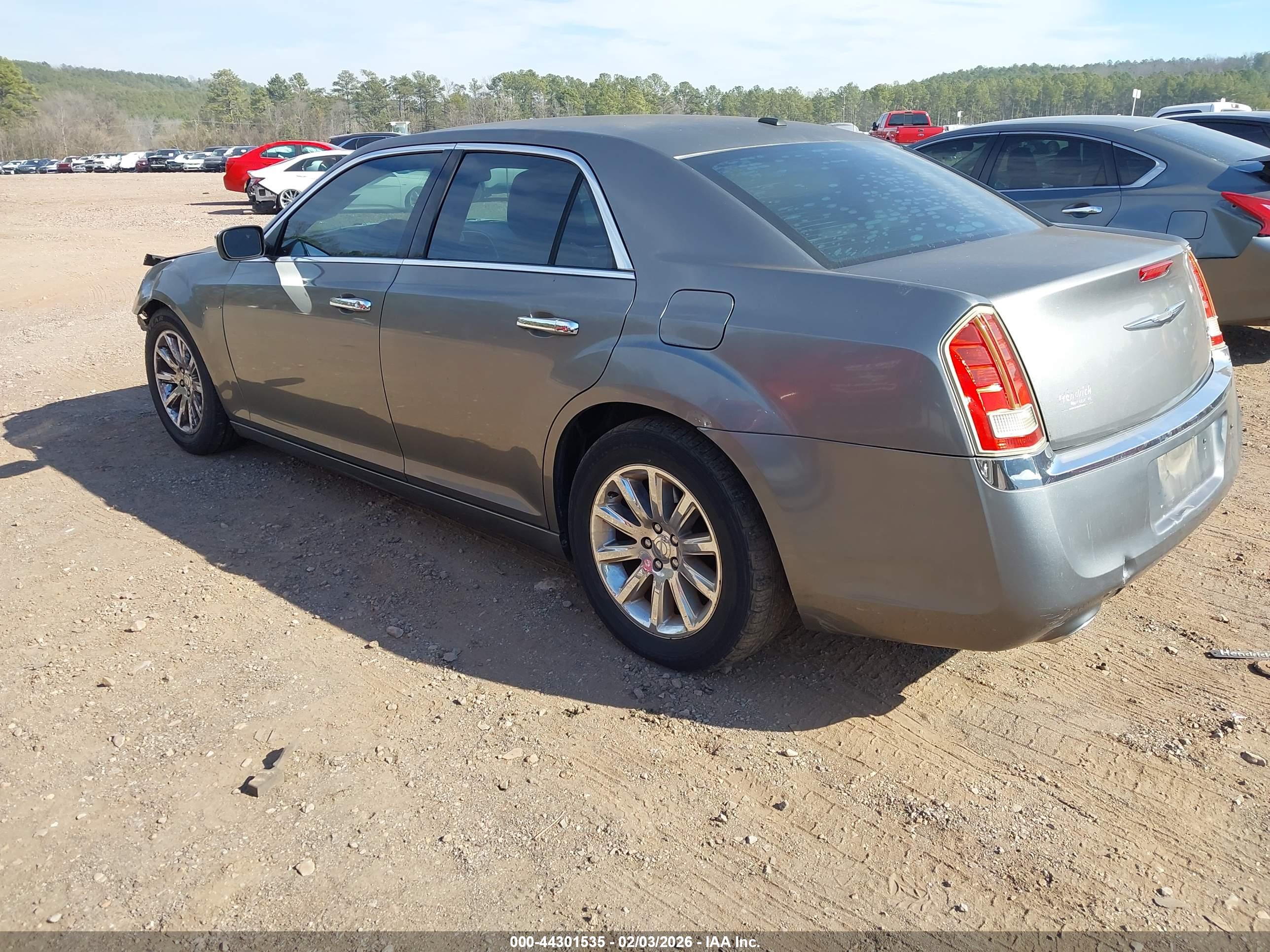 CHRYSLER 300 image 3