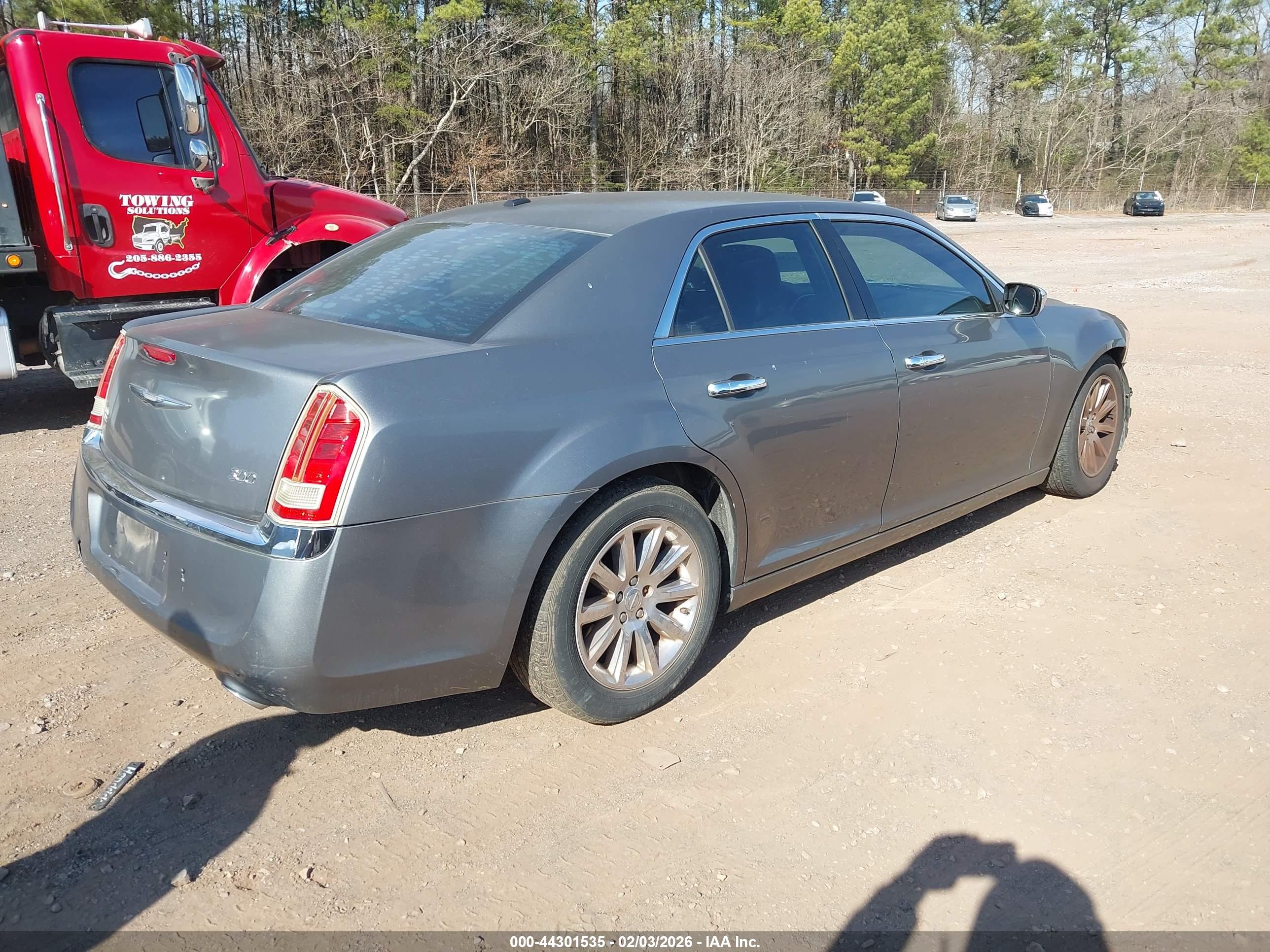 CHRYSLER 300 image 4