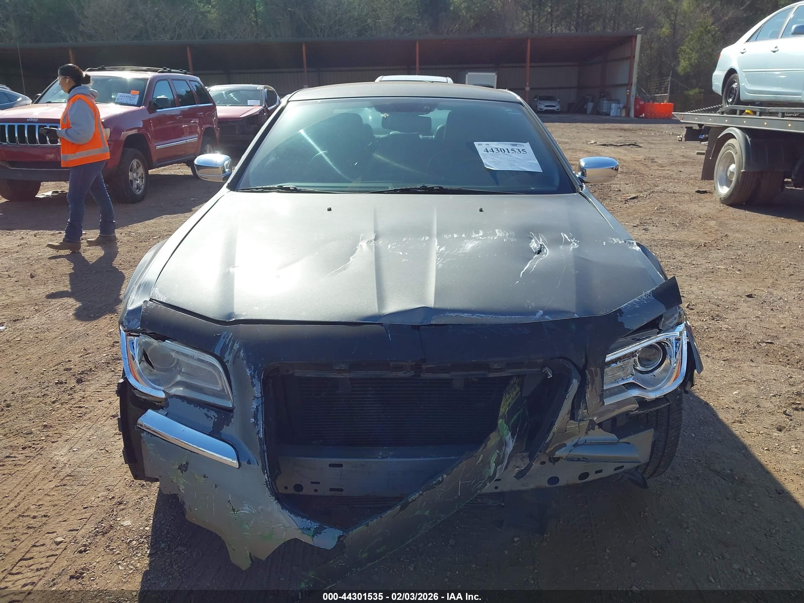 CHRYSLER 300 image 6