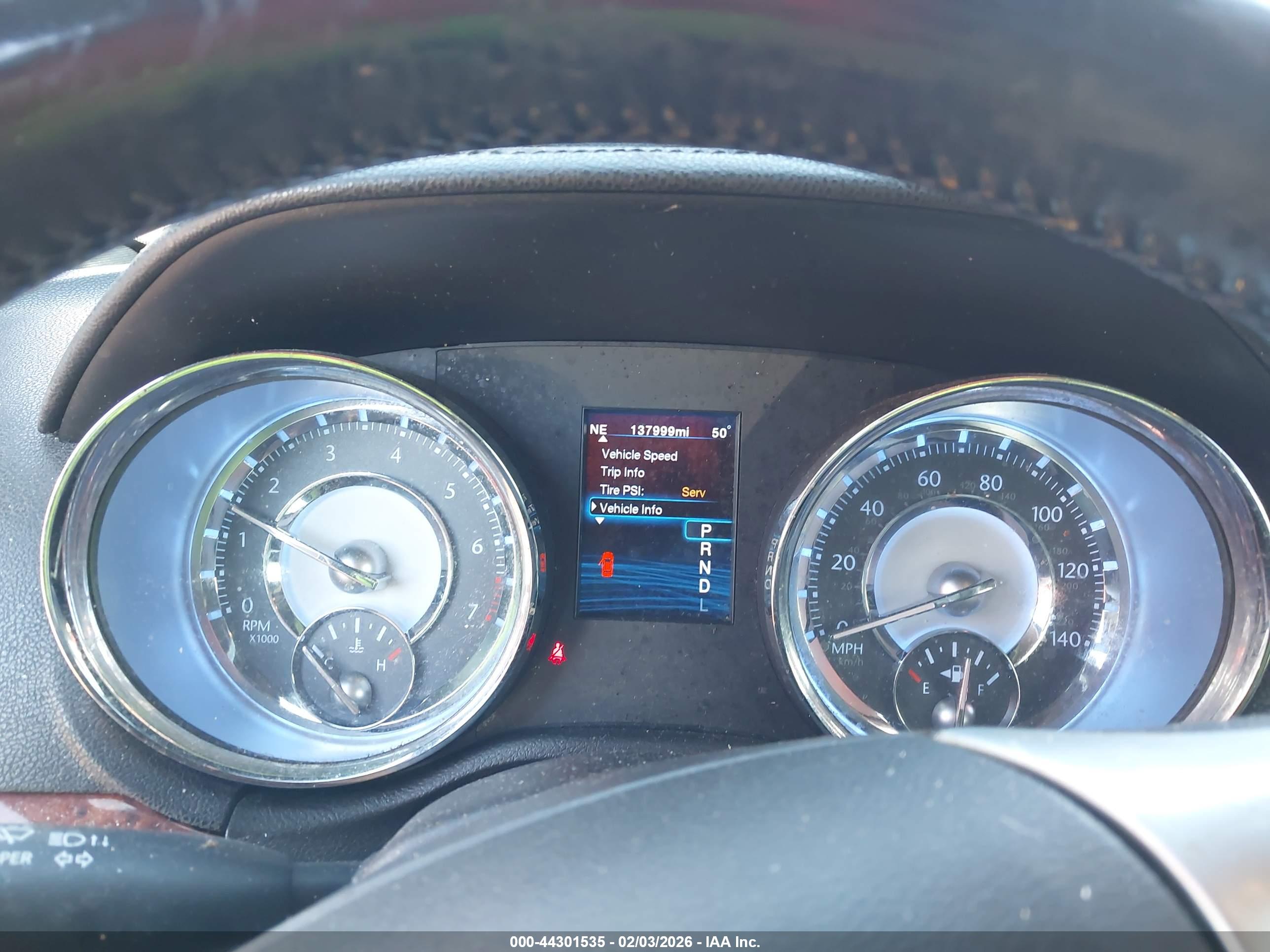 CHRYSLER 300 image 7