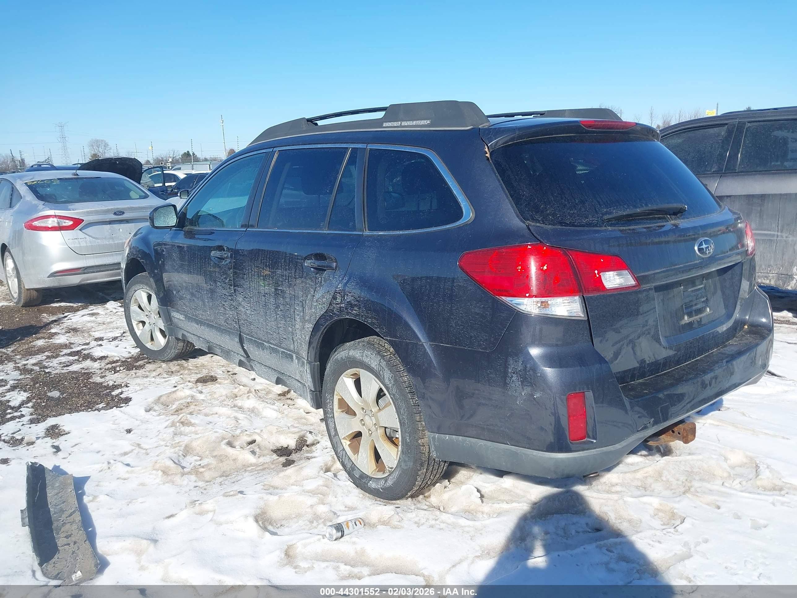 SUBARU OUTBACK image 3