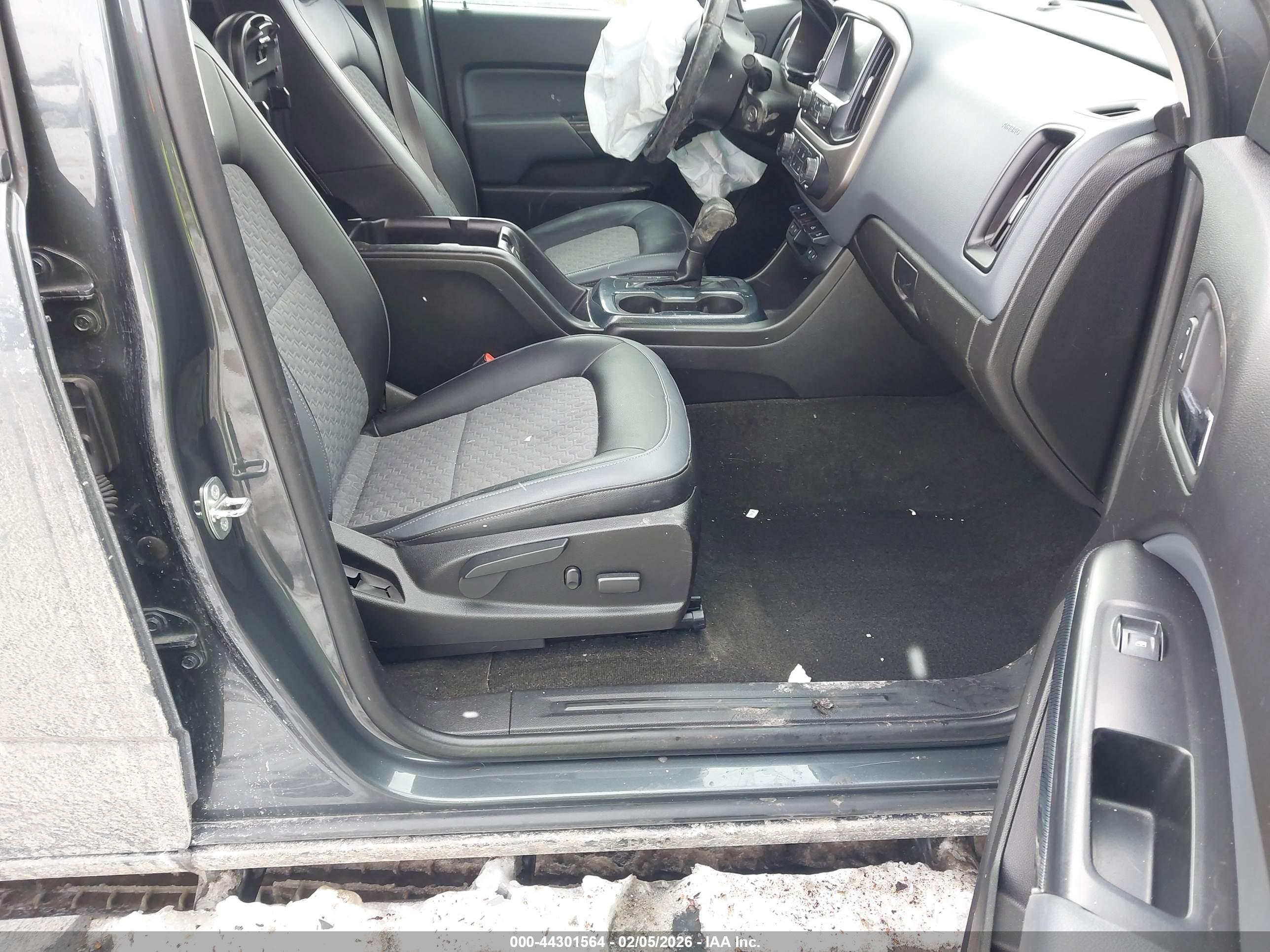 CHEVROLET COLORADO image 5