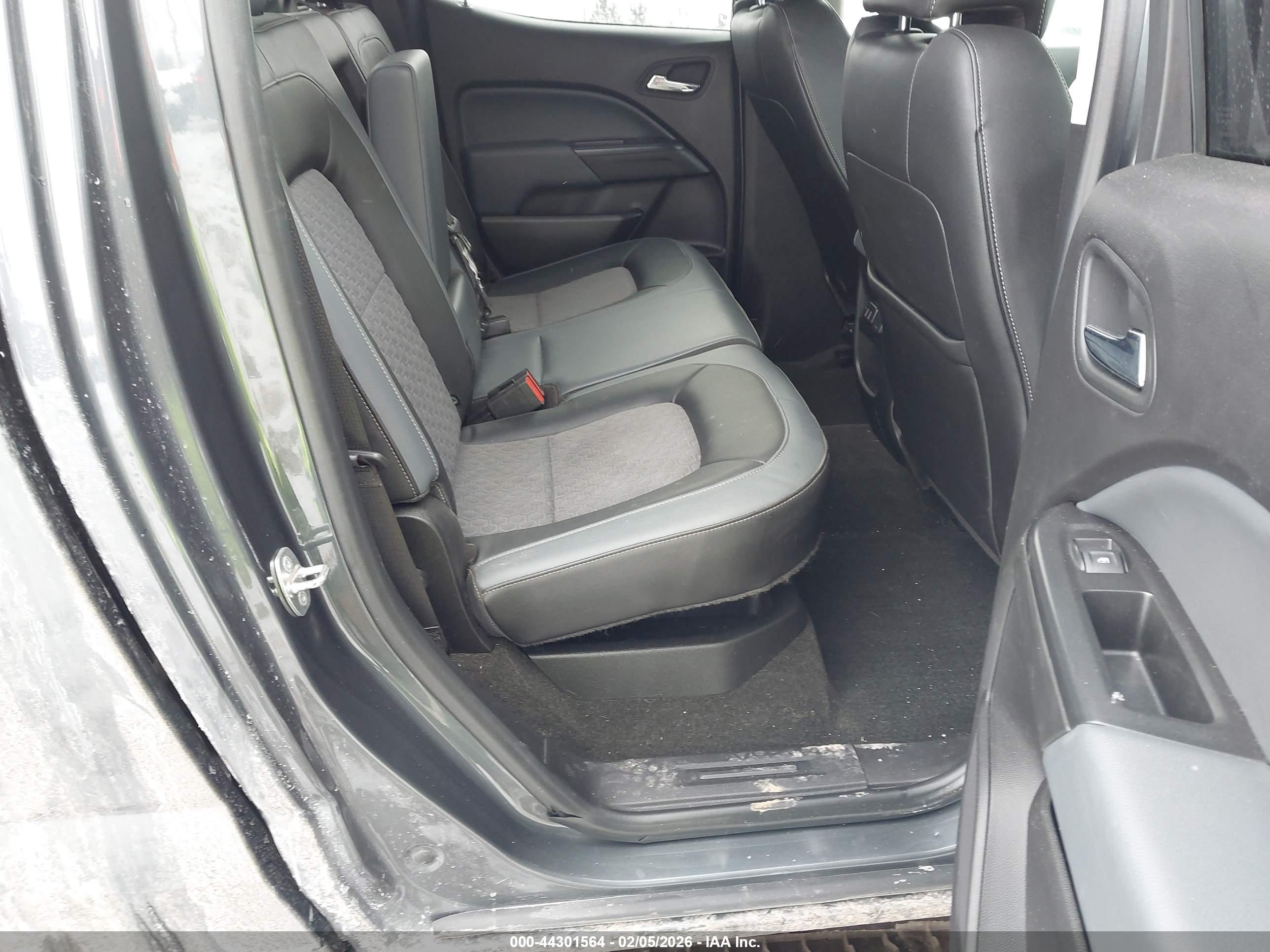 CHEVROLET COLORADO image 8