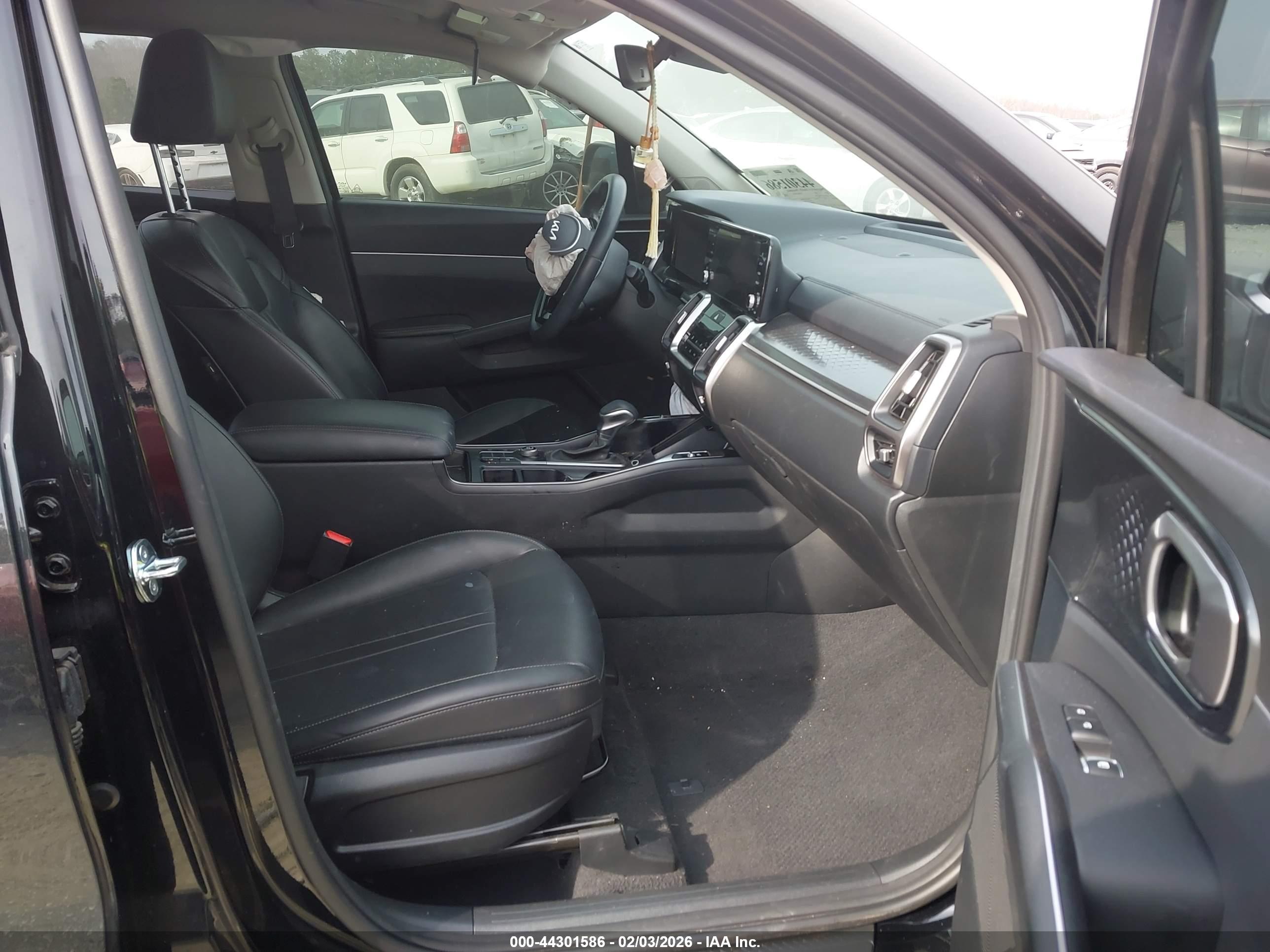 KIA SORENTO image 5