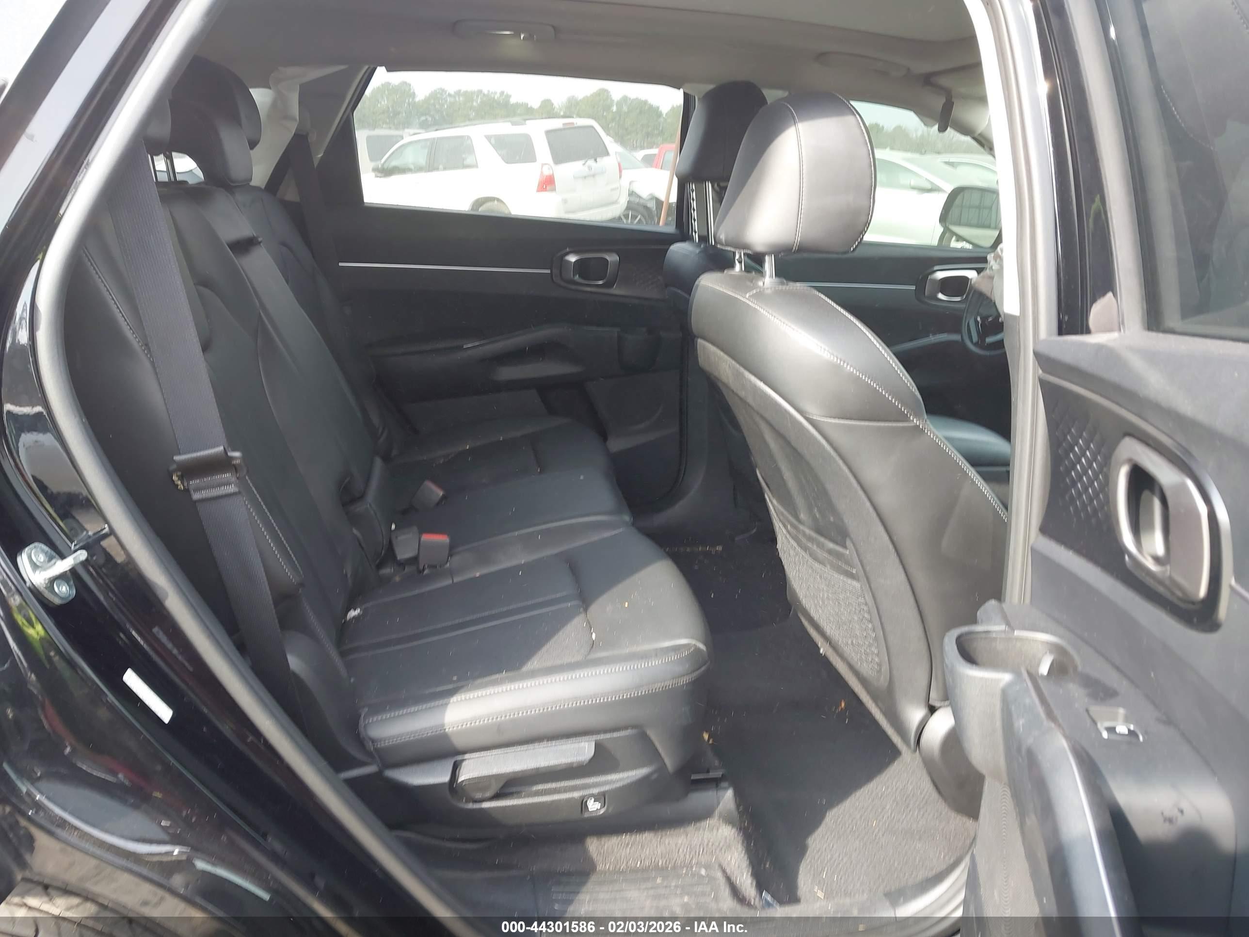 KIA SORENTO image 8