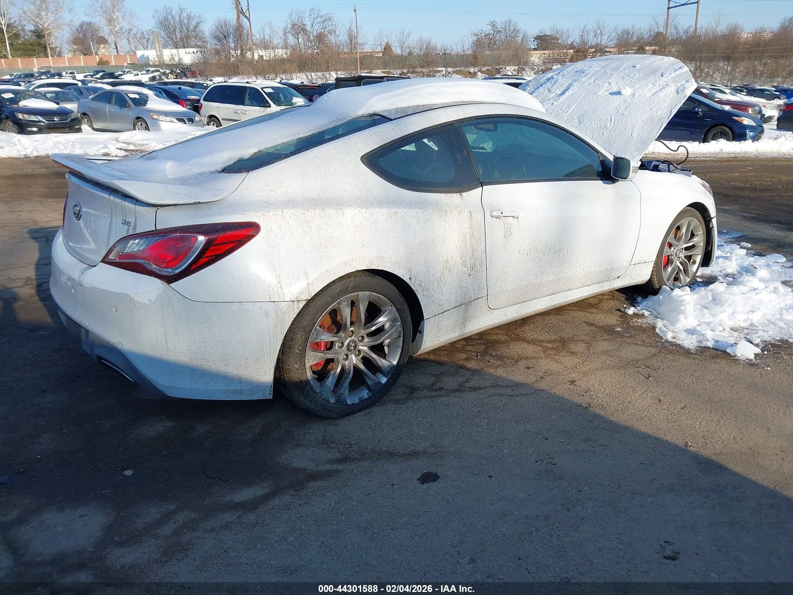 HYUNDAI GENESIS image 4