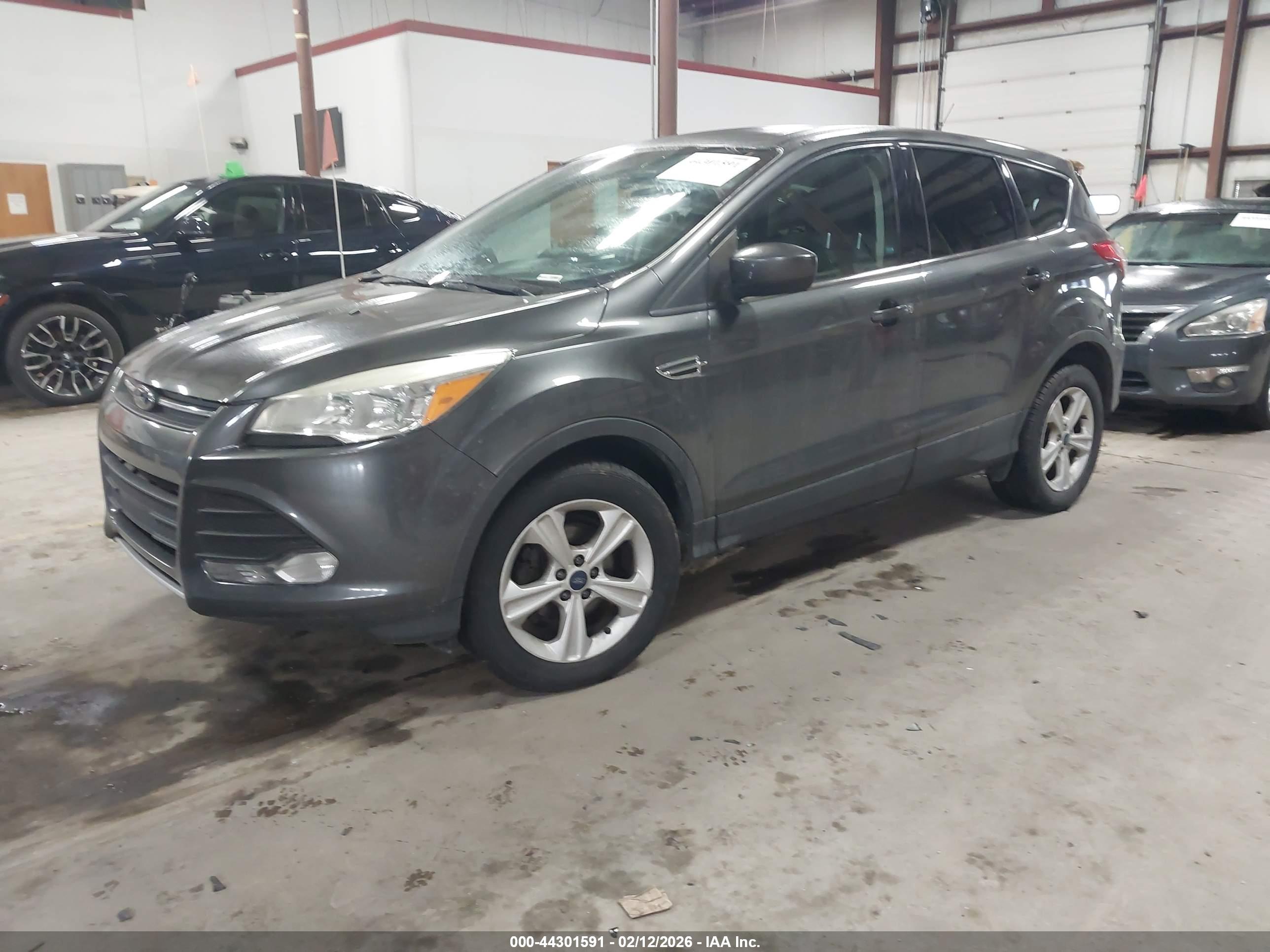 FORD ESCAPE image 2