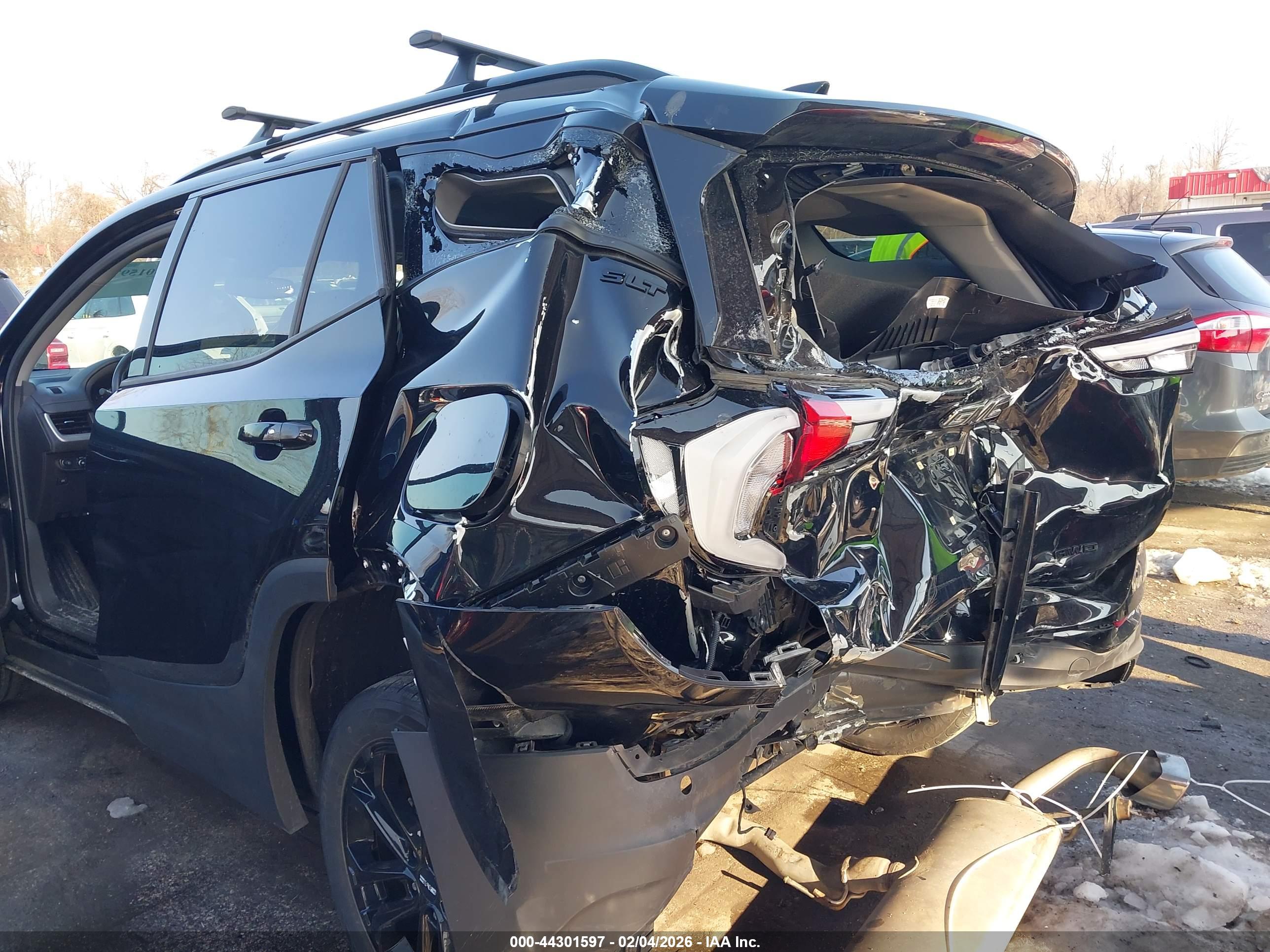 GMC TERRAIN image 6