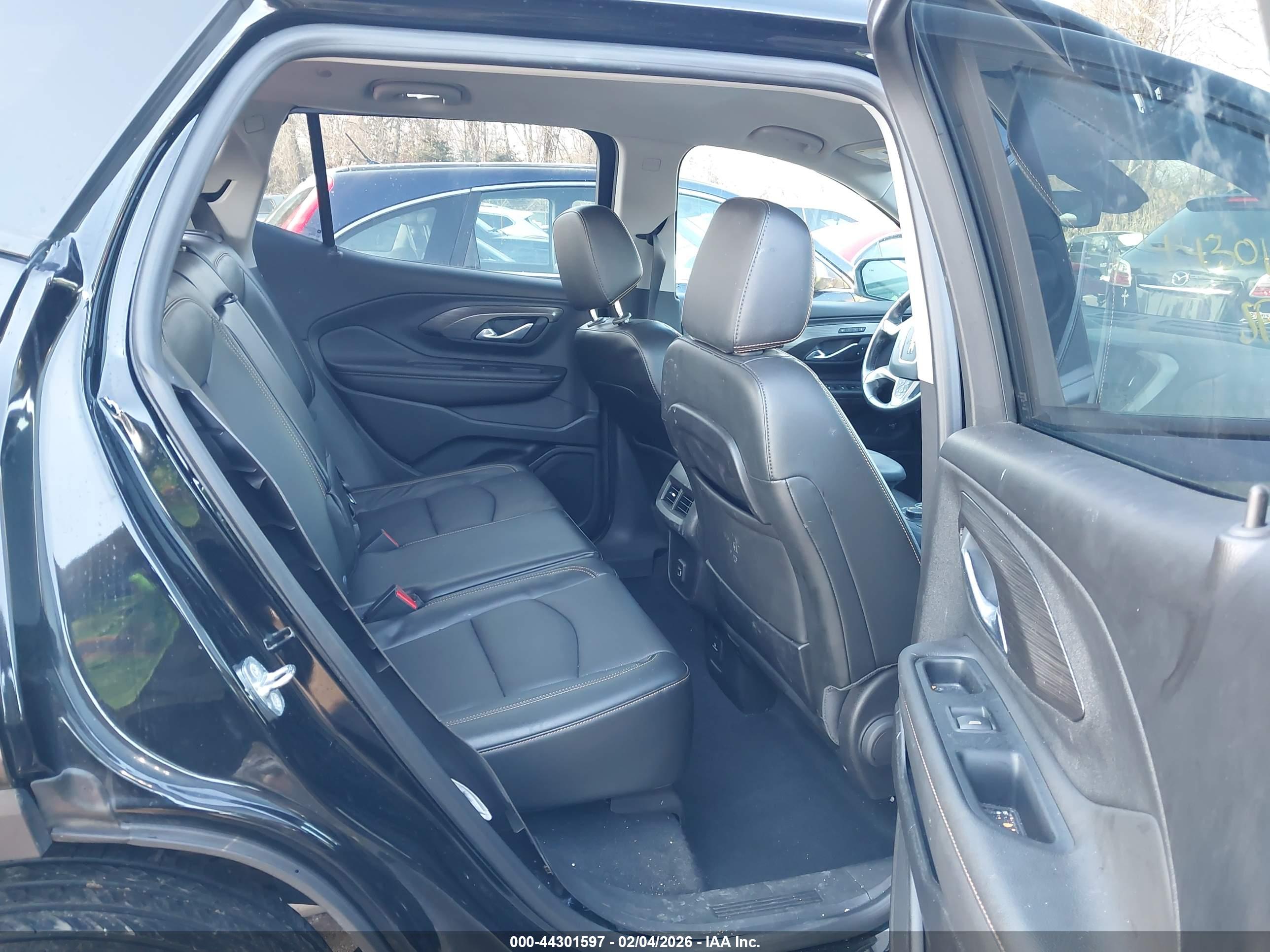 GMC TERRAIN image 8