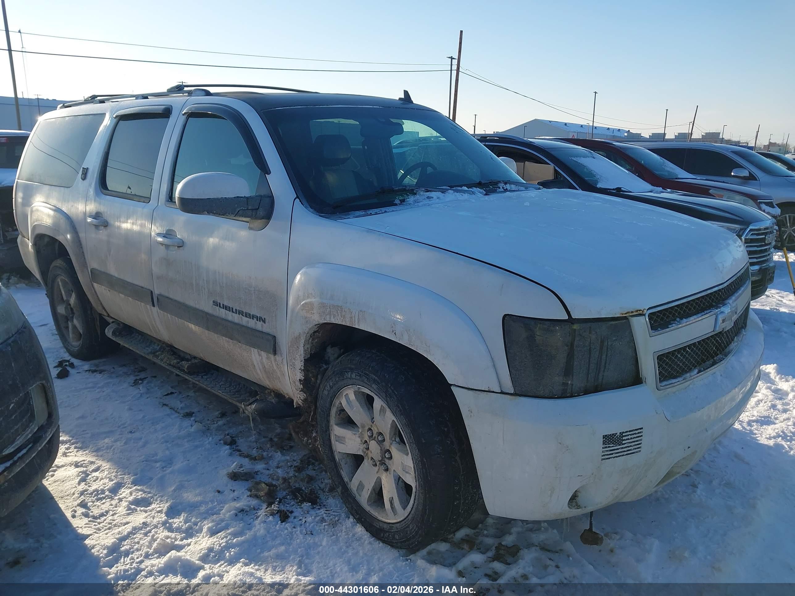 CHEVROLET SUBURBAN image 6