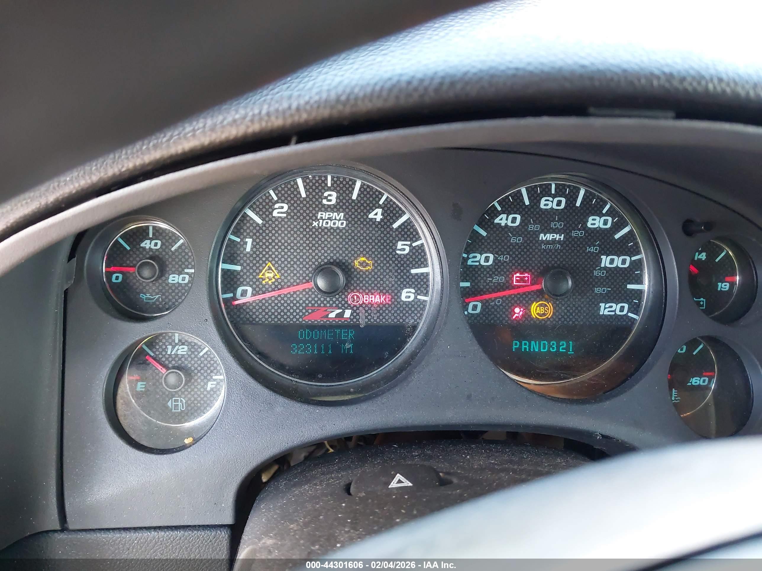 CHEVROLET SUBURBAN image 7