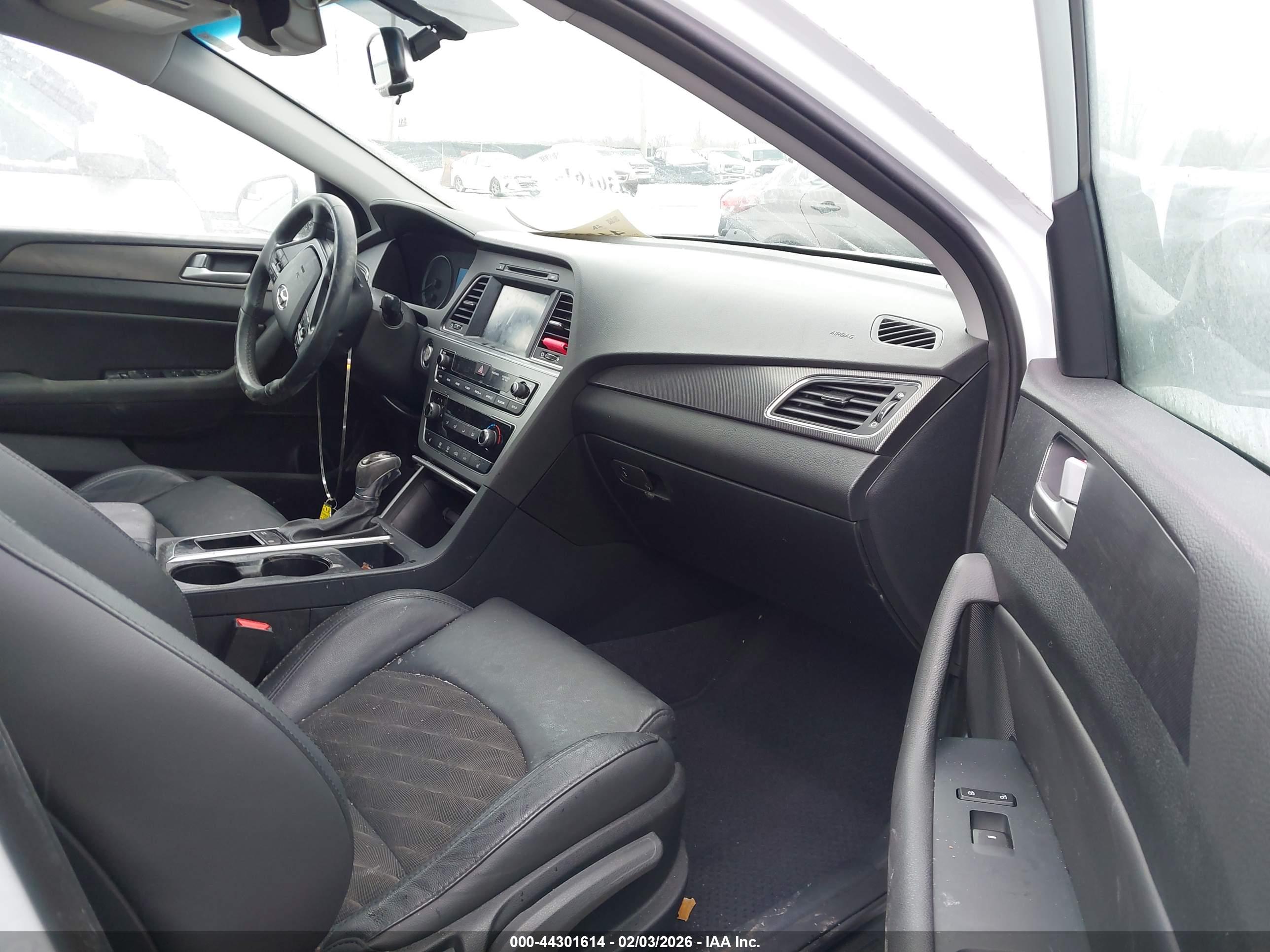 HYUNDAI SONATA image 5