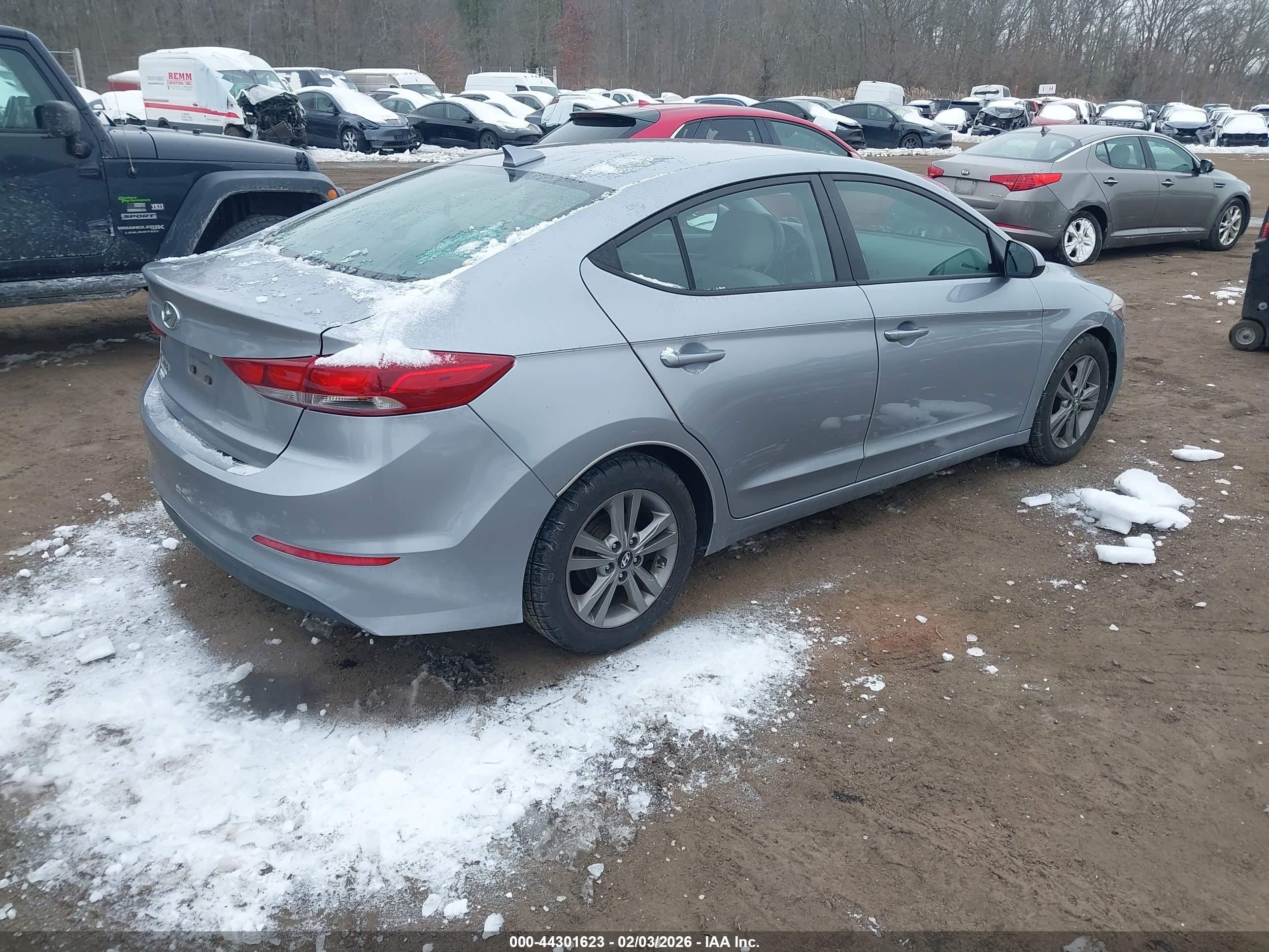 HYUNDAI ELANTRA image 4