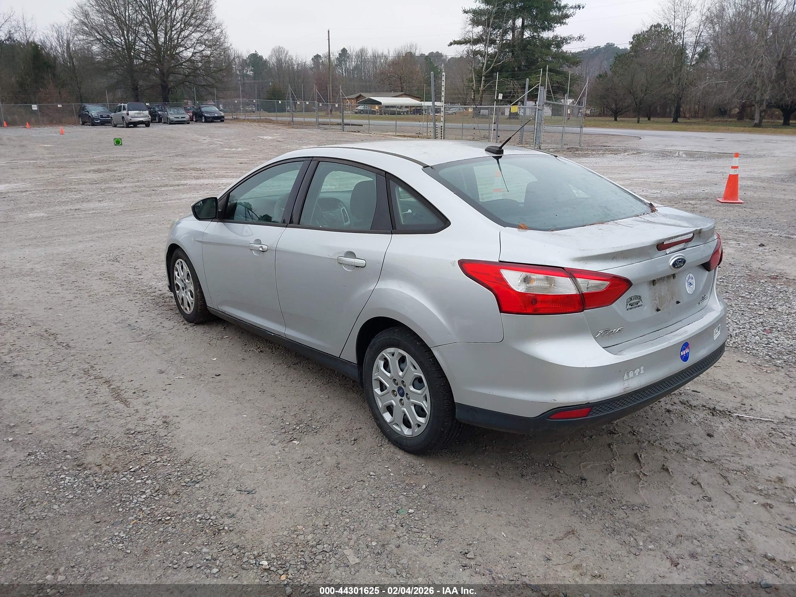 FORD FOCUS image 3