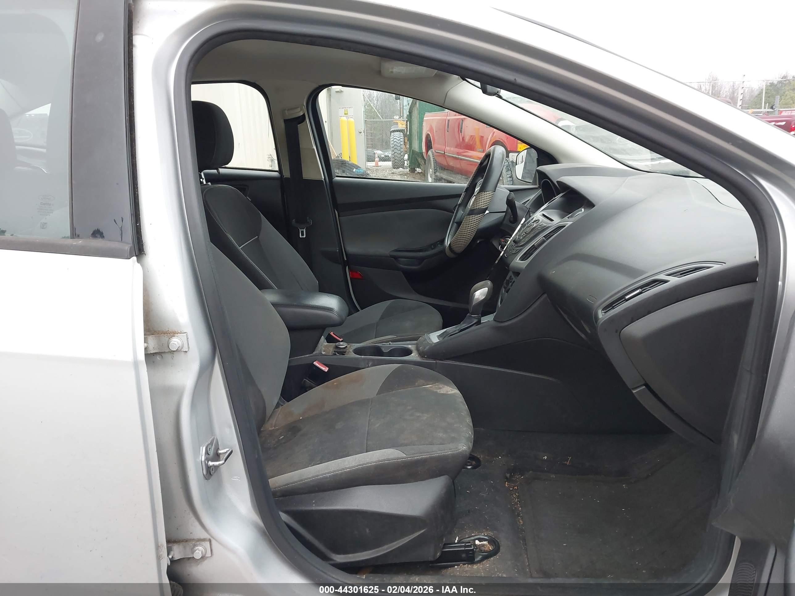 FORD FOCUS image 5