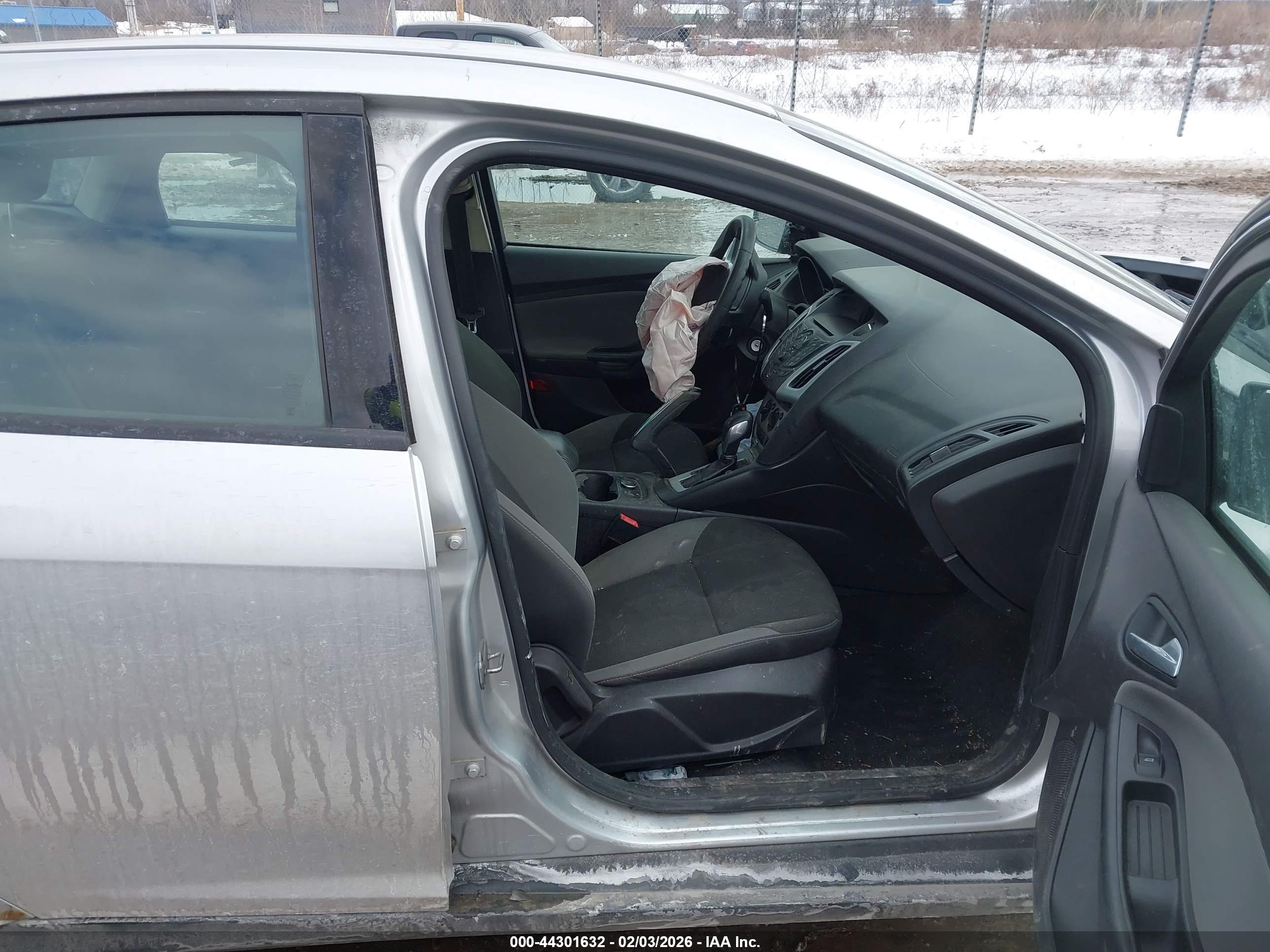 FORD FOCUS image 5