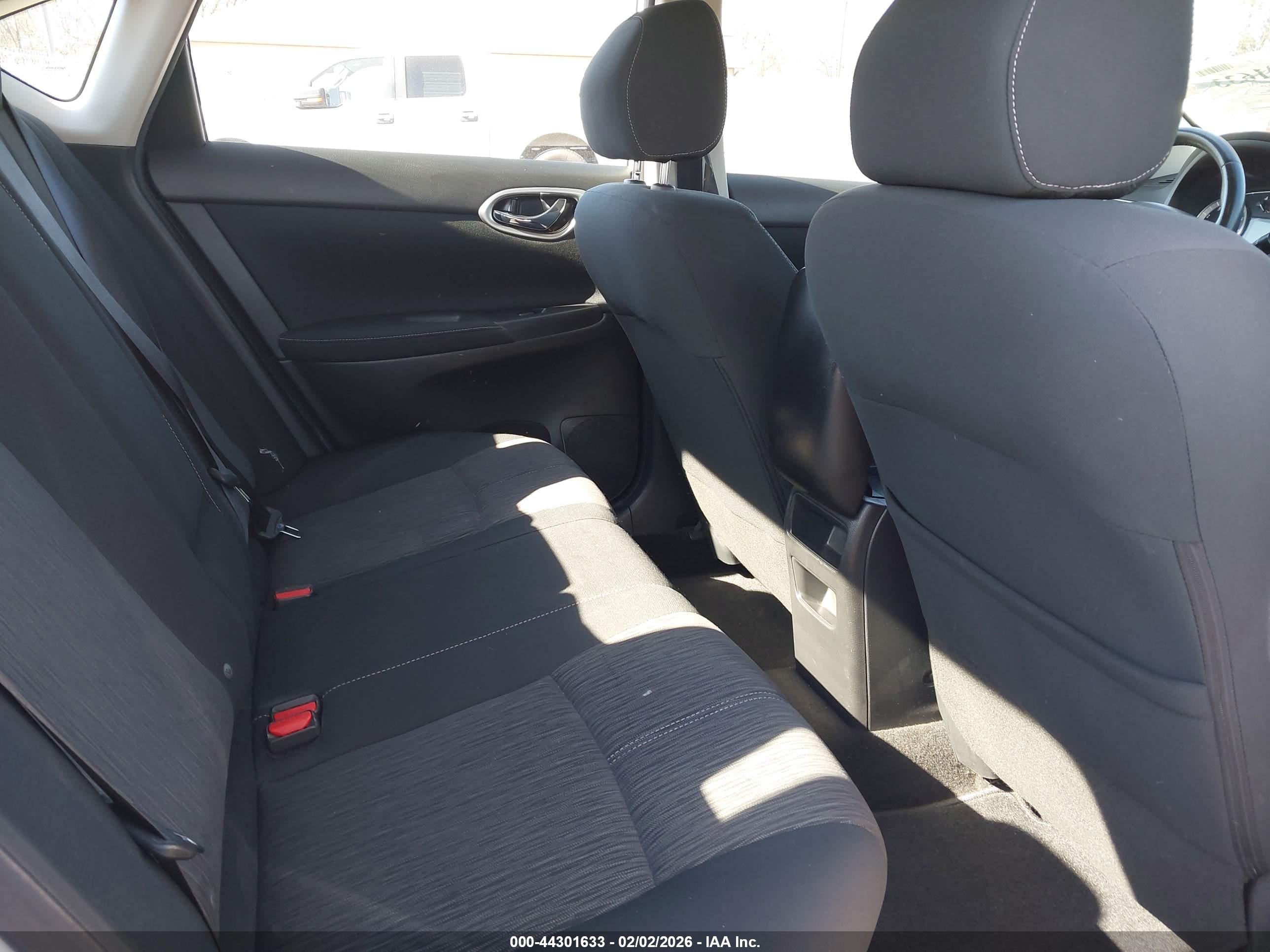 NISSAN SENTRA image 8