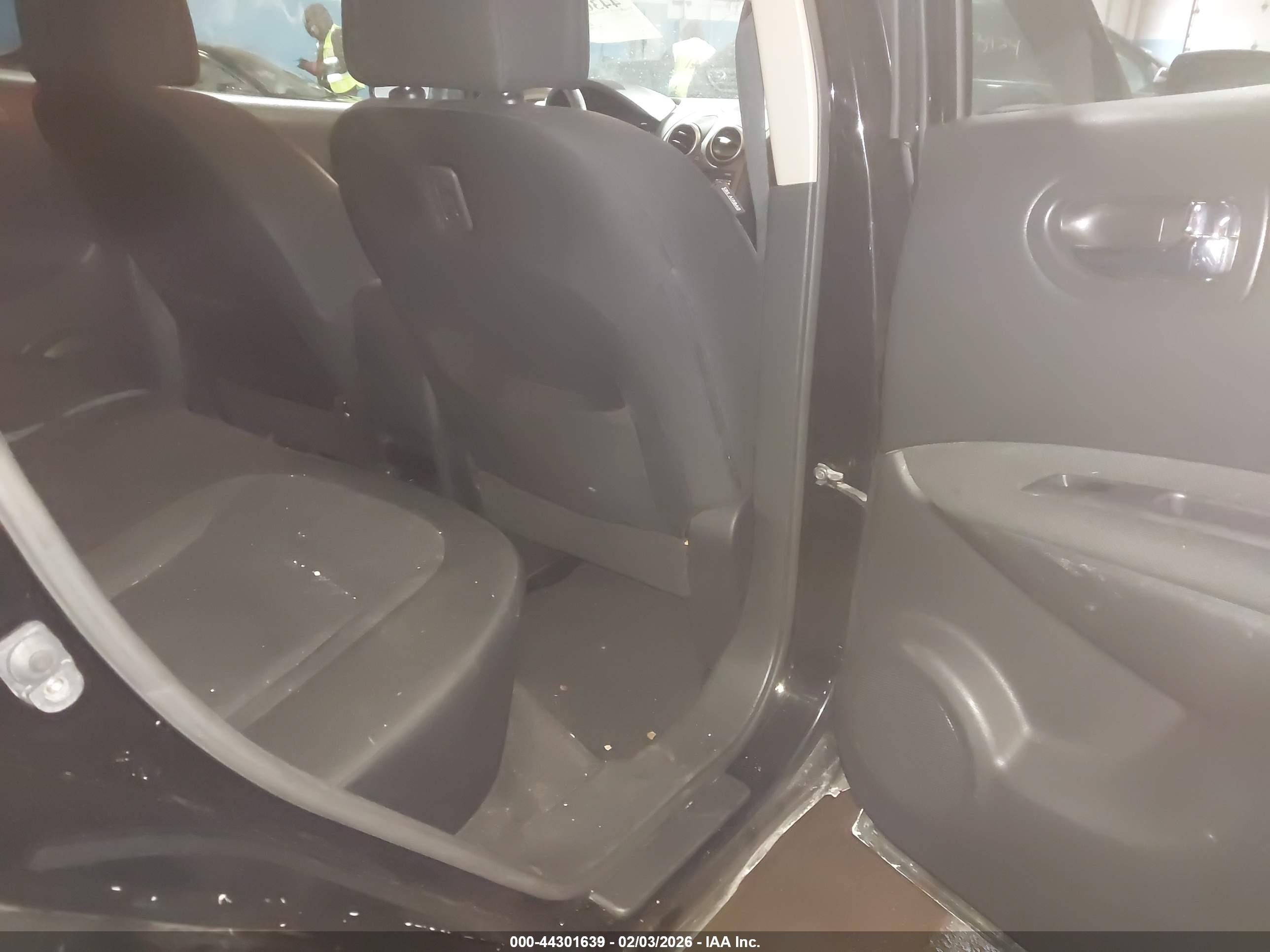 NISSAN ROGUE image 8