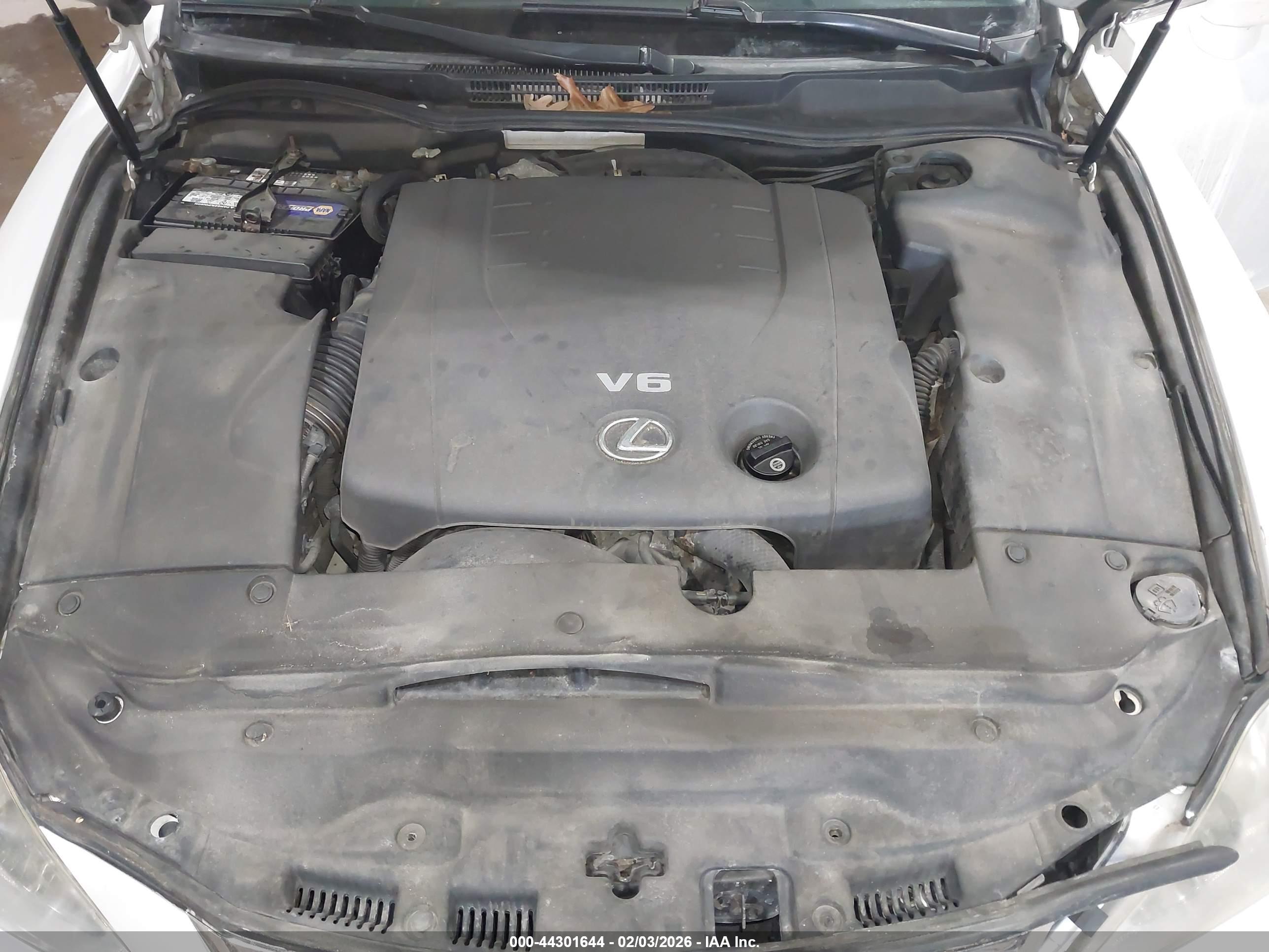 LEXUS IS image 10