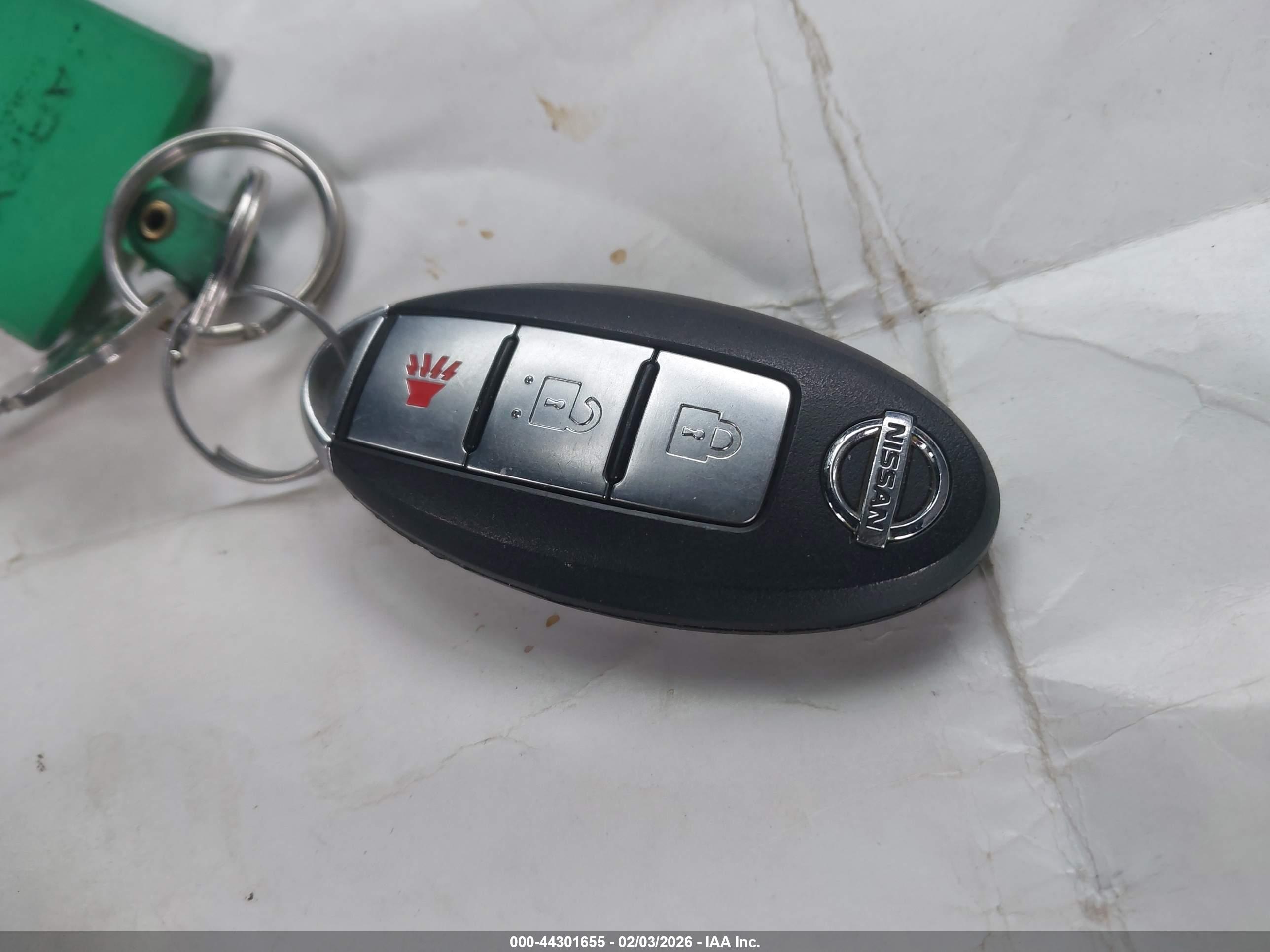 NISSAN VERSA image 11