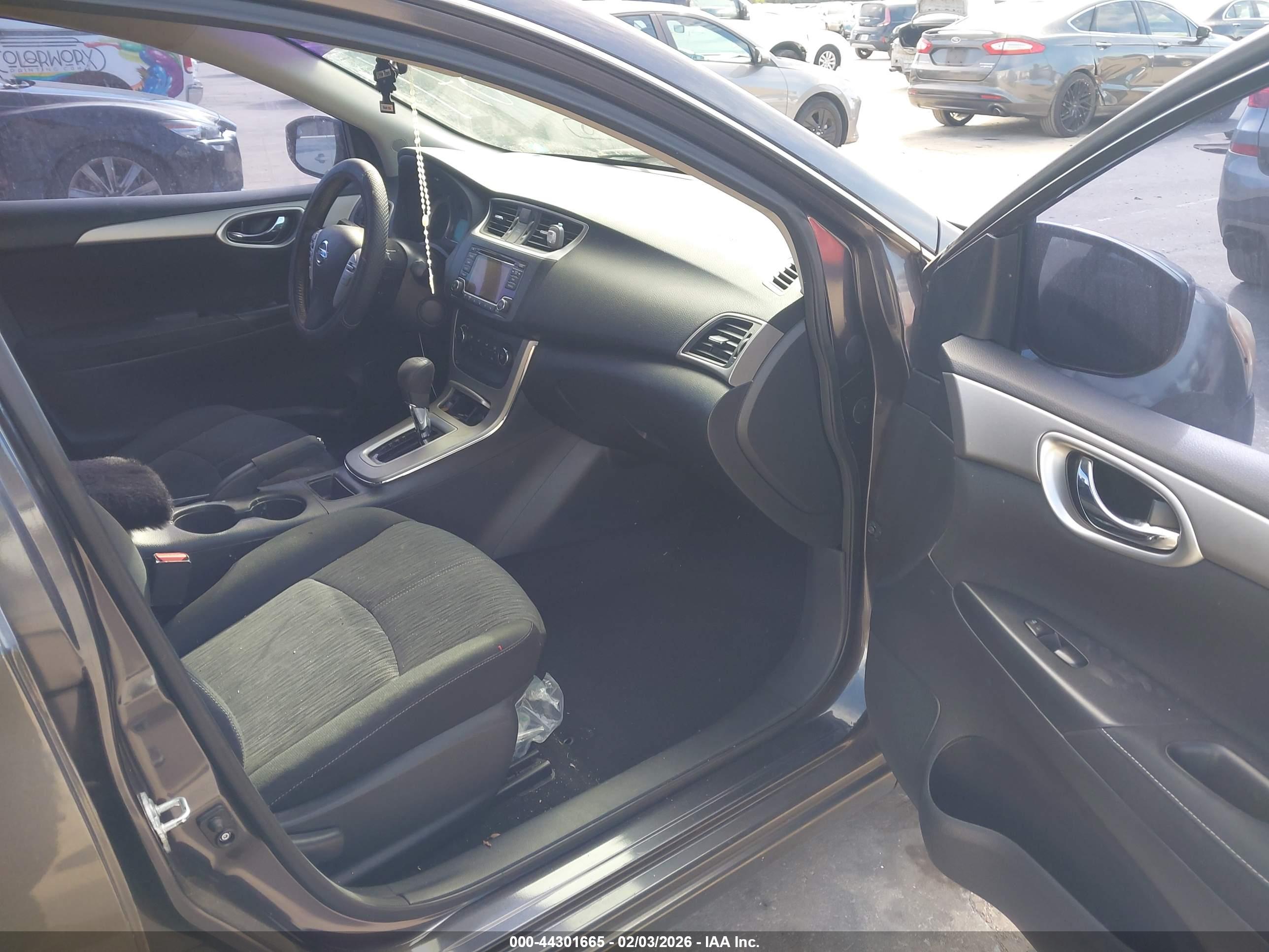 NISSAN SENTRA image 5
