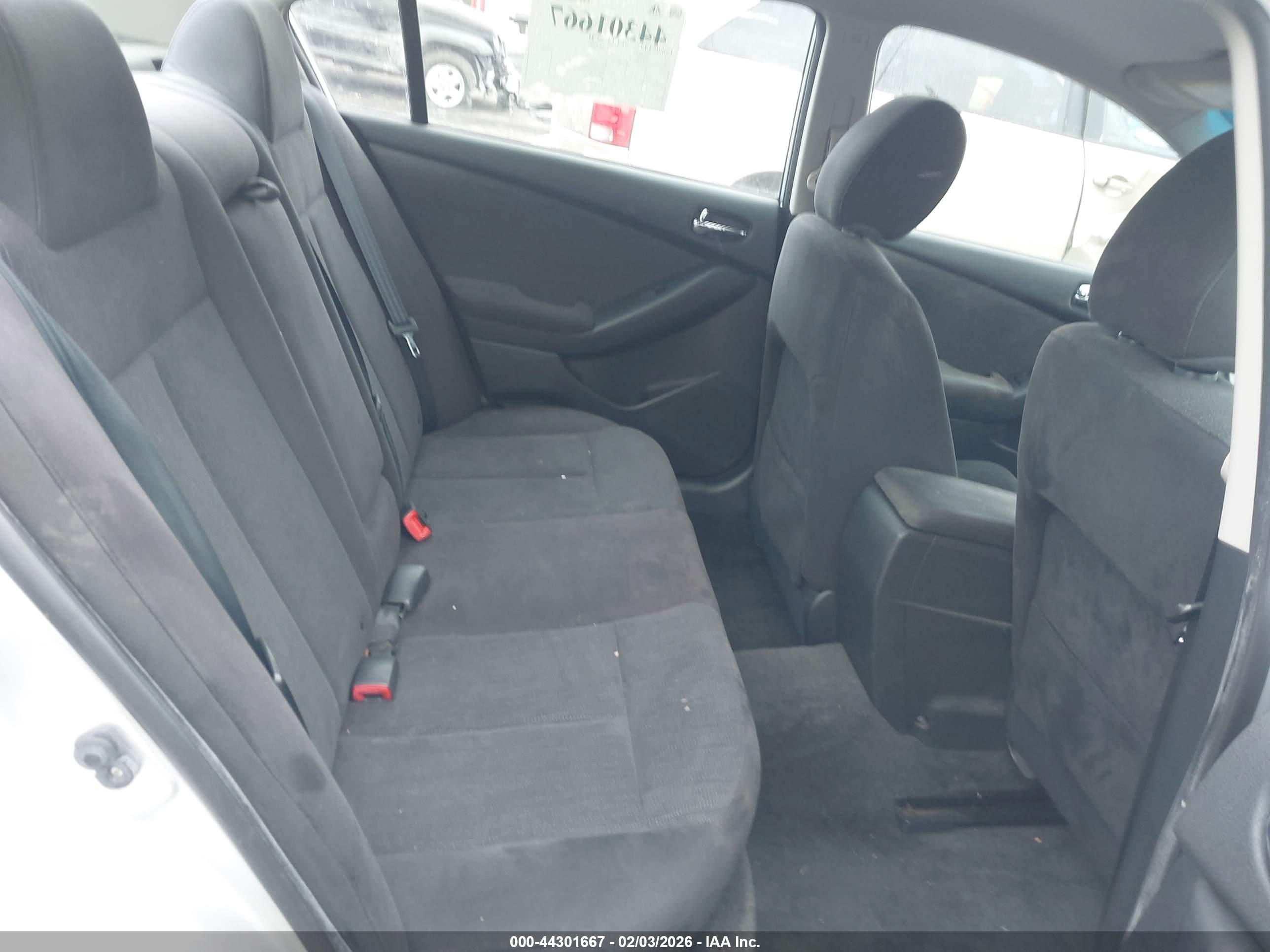 NISSAN ALTIMA image 8