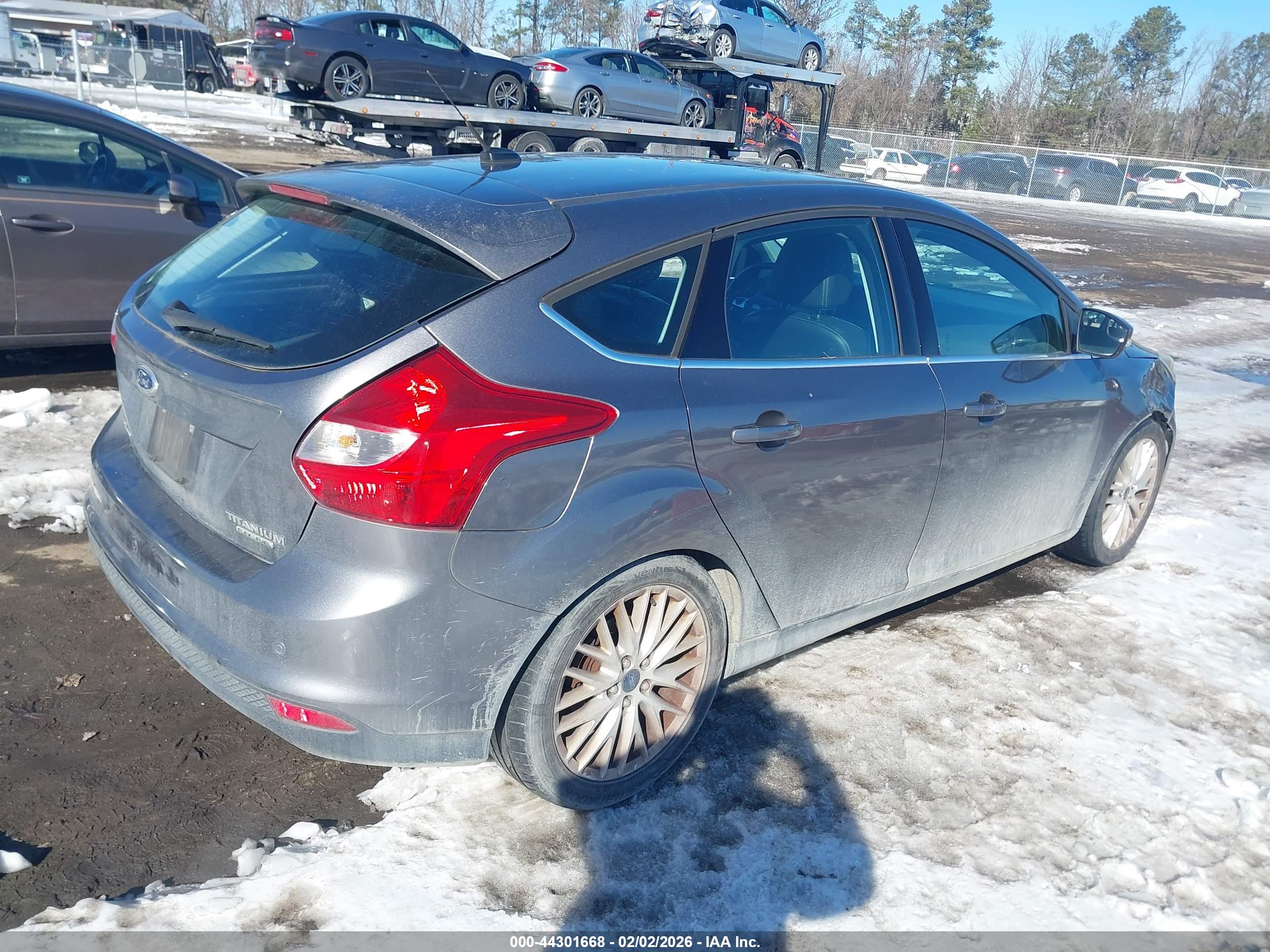 FORD FOCUS image 4