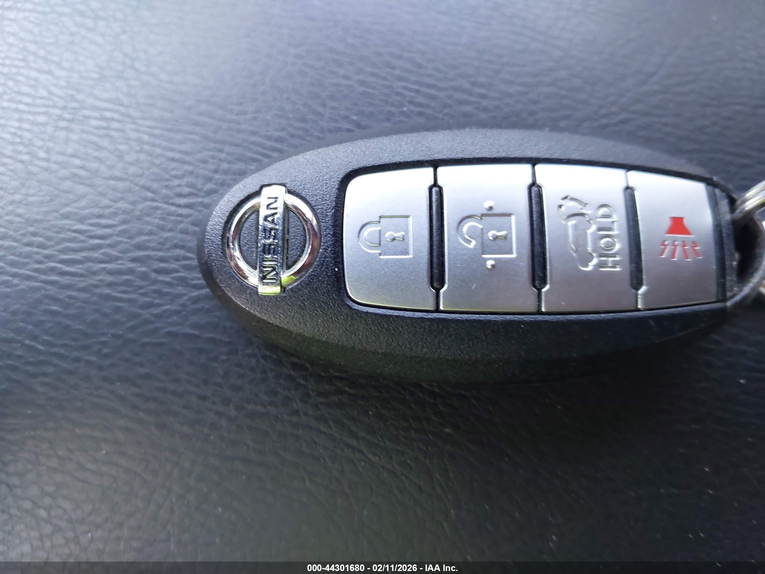 NISSAN ROGUE image 11