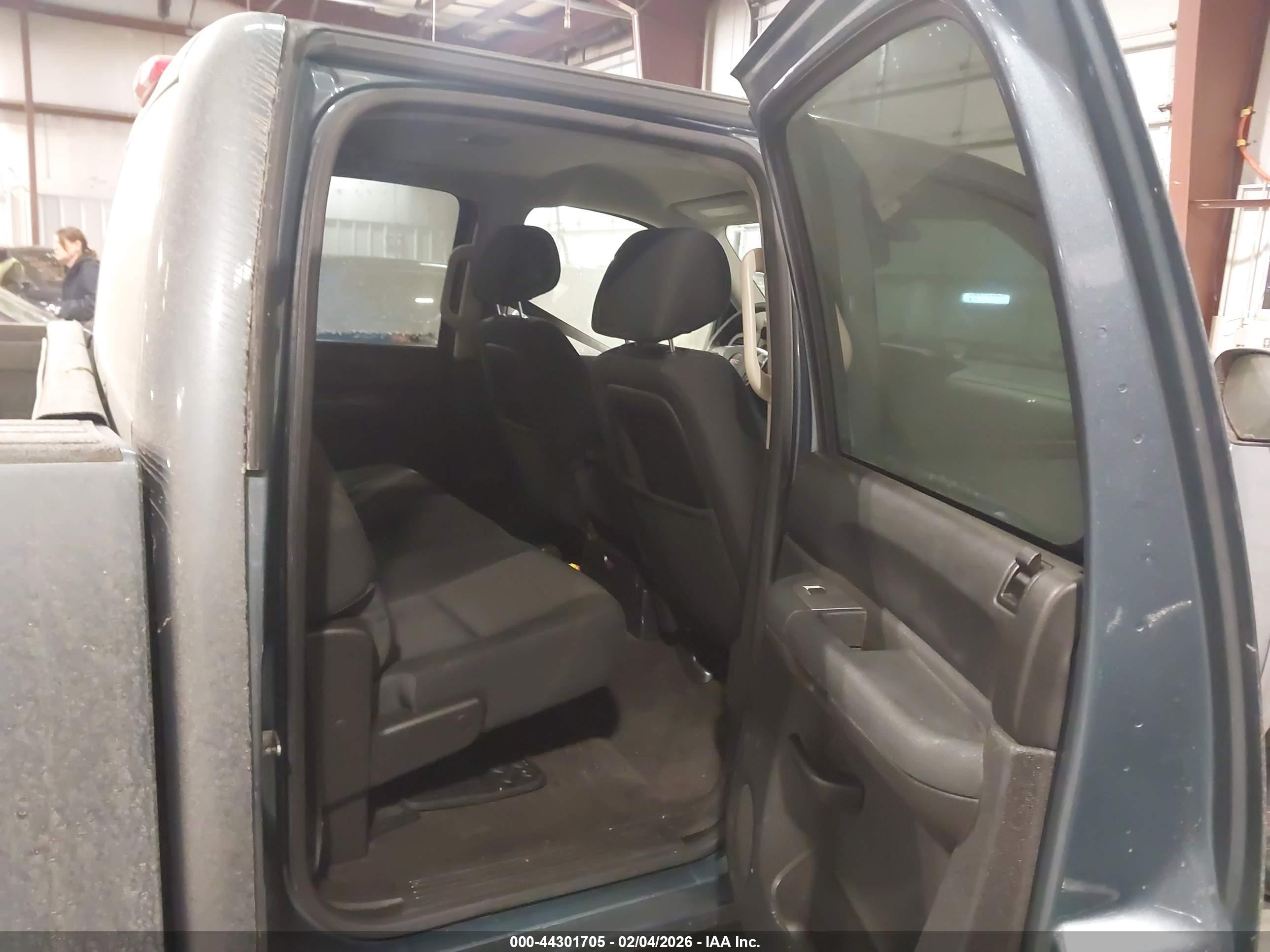 GMC SIERRA image 8